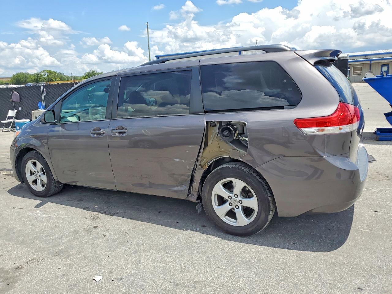2014 Toyota Sienna Le Gray vin: 5TDKK3DC7ES499473