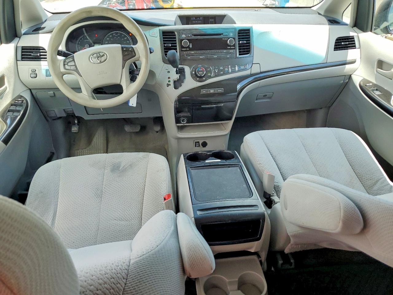2014 Toyota Sienna Le Gray vin: 5TDKK3DC7ES499473