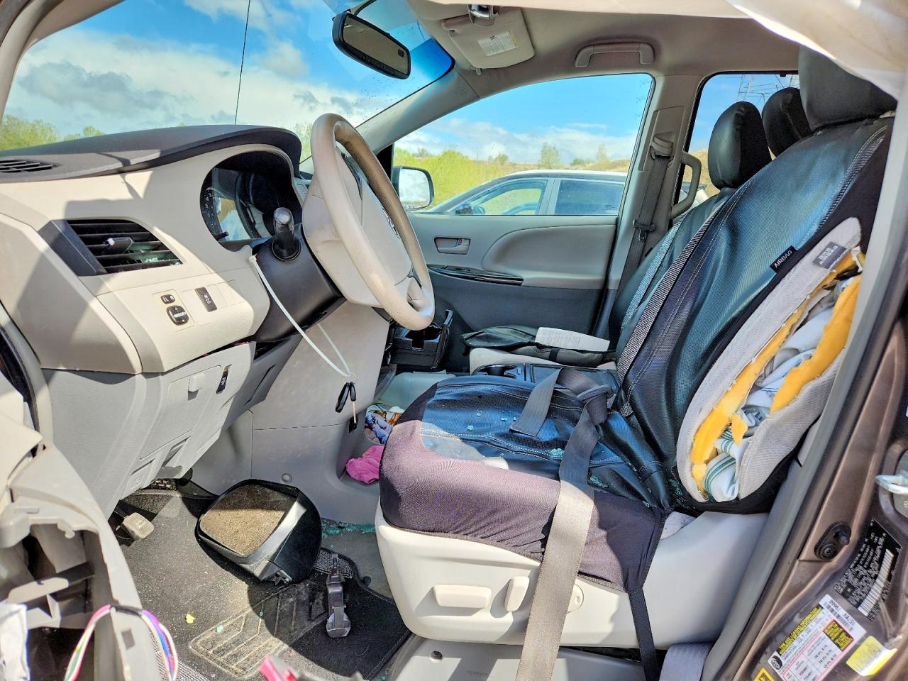 2014 Toyota Sienna Le Gray vin: 5TDKK3DC7ES500444