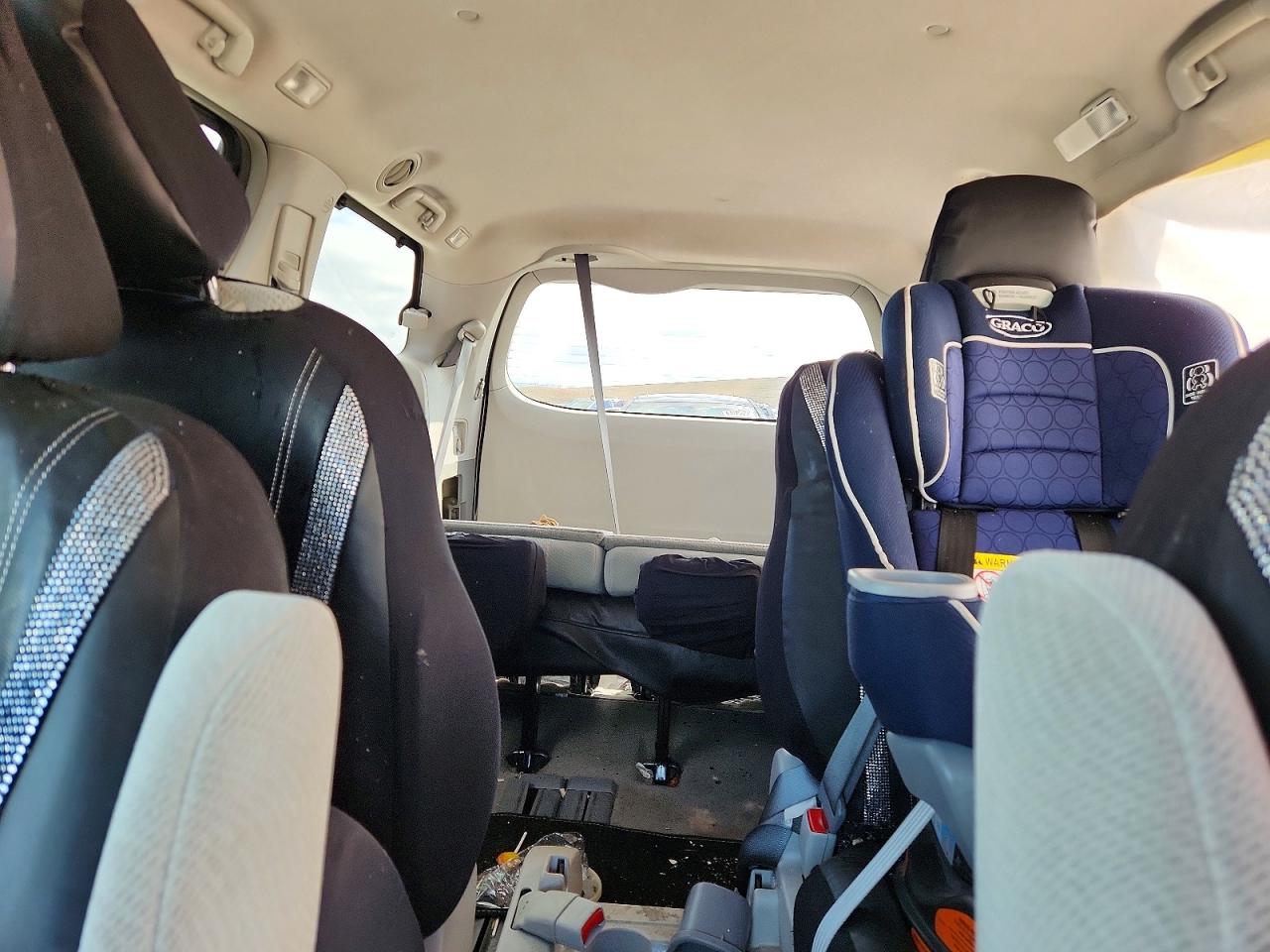 2014 Toyota Sienna Le Gray vin: 5TDKK3DC7ES500444
