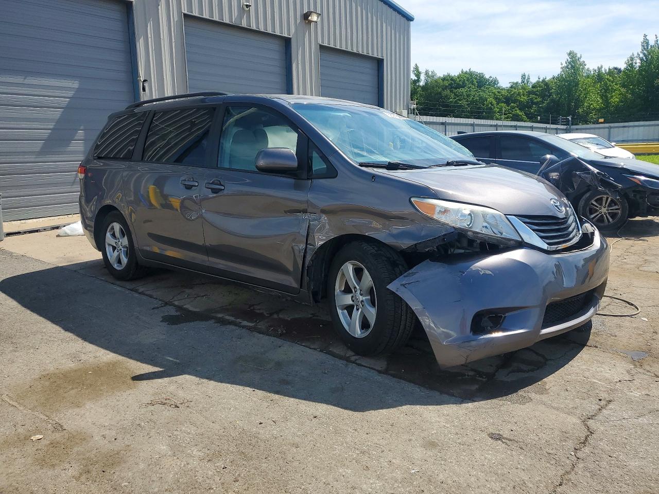 2014 Toyota Sienna Le Угольный vin: 5TDKK3DC7ES501562