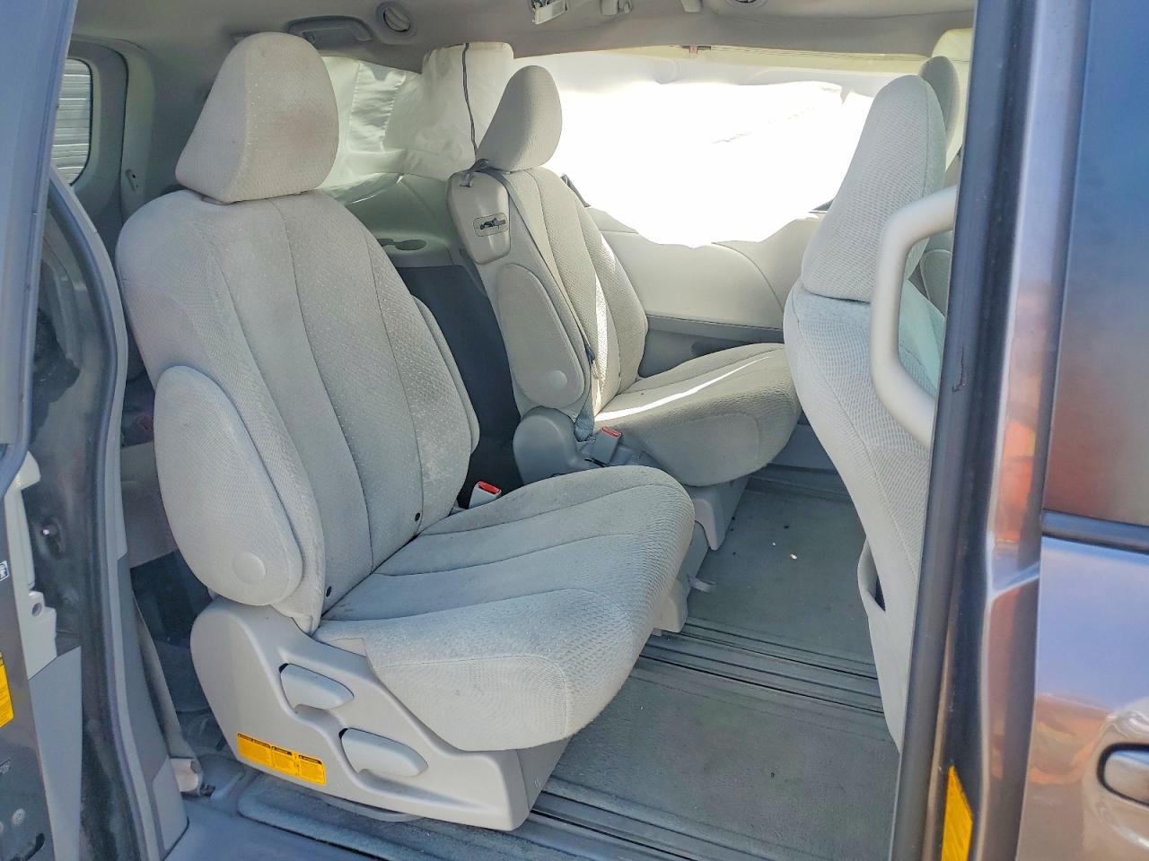 2014 Toyota Sienna Le Угольный vin: 5TDKK3DC7ES501562