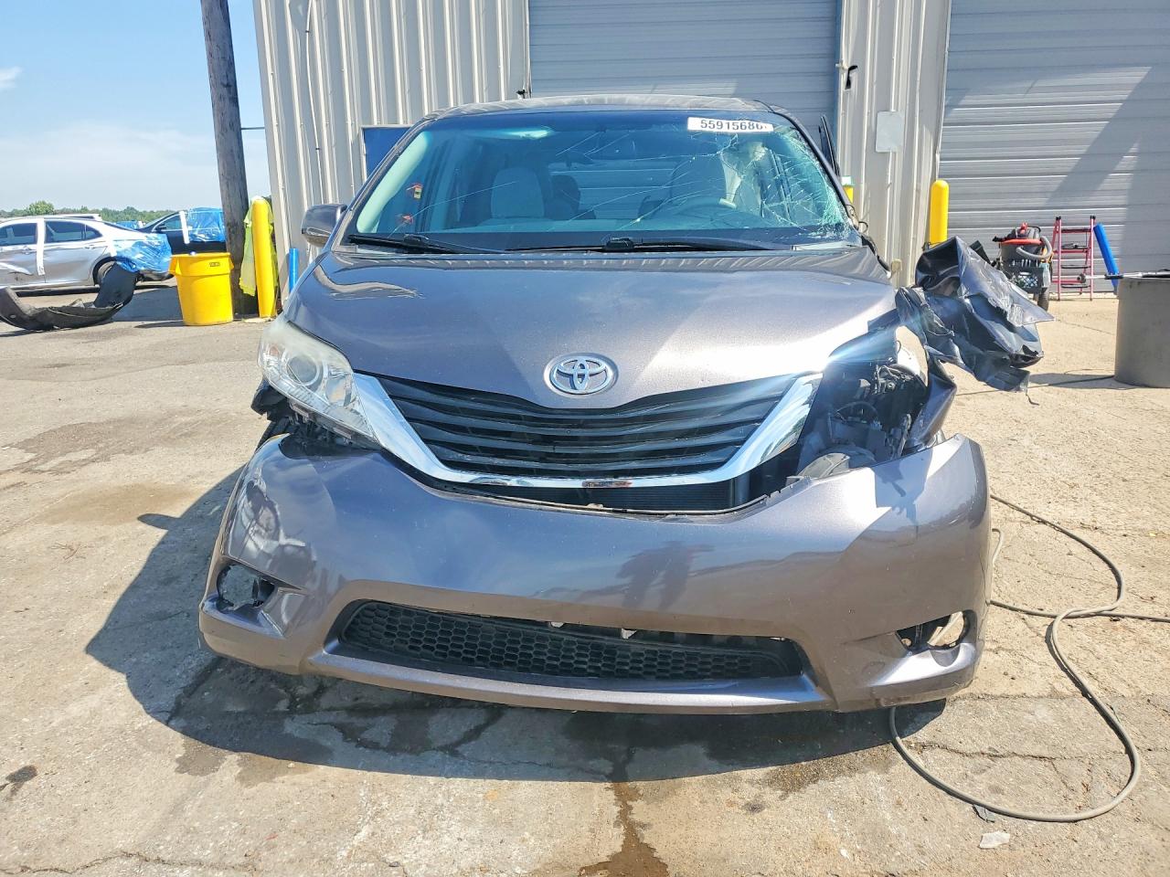 2014 Toyota Sienna Le Угольный vin: 5TDKK3DC7ES501562