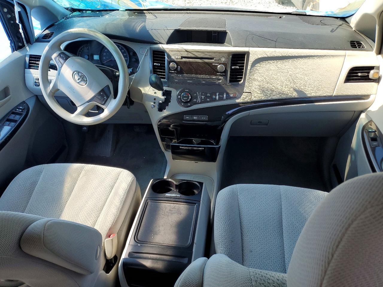 2014 Toyota Sienna Le Угольный vin: 5TDKK3DC7ES501562