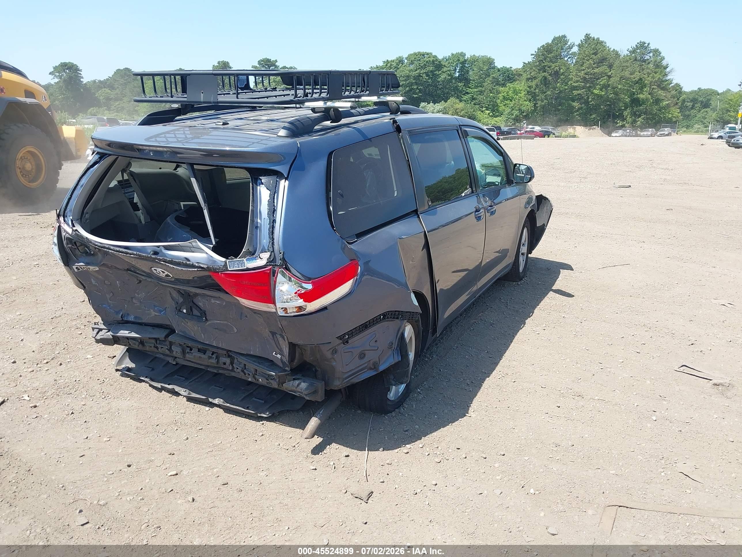 2014 Toyota Sienna Le V6 8 Passenger Gray vin: 5TDKK3DC7ES516661