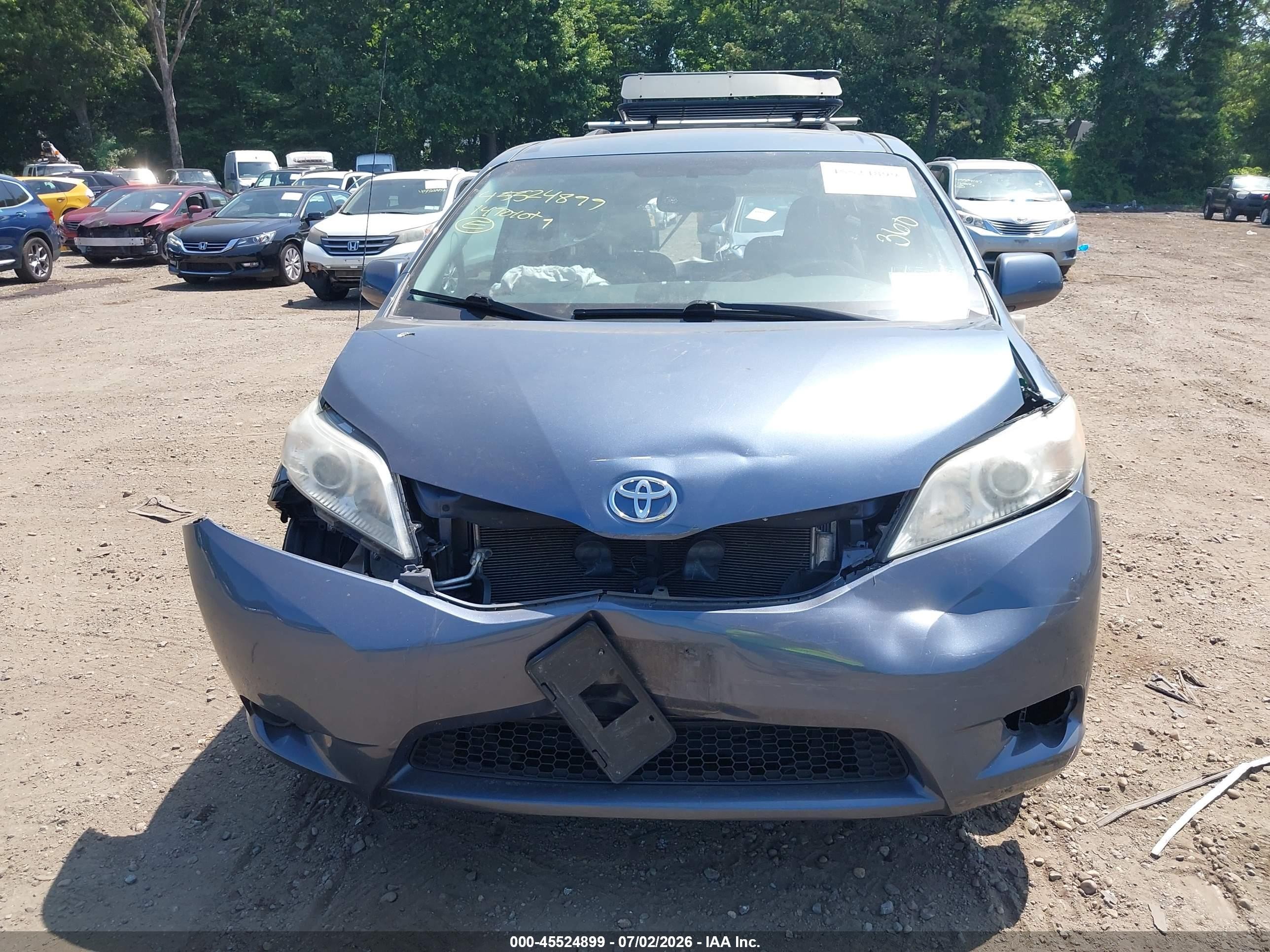 2014 Toyota Sienna Le V6 8 Passenger Gray vin: 5TDKK3DC7ES516661