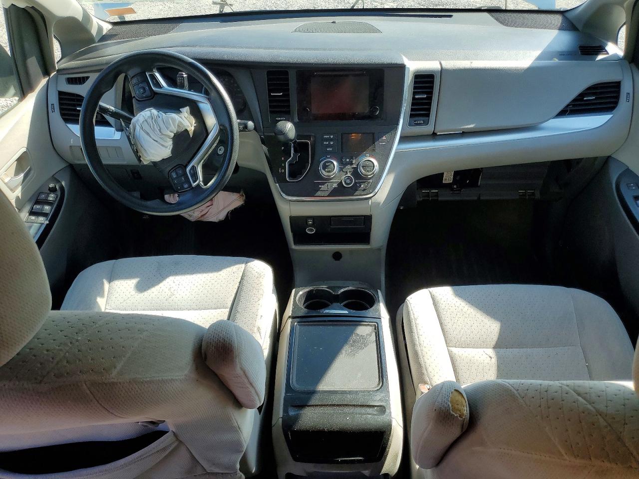 2015 Toyota Sienna Le Silver vin: 5TDKK3DC7FS527984