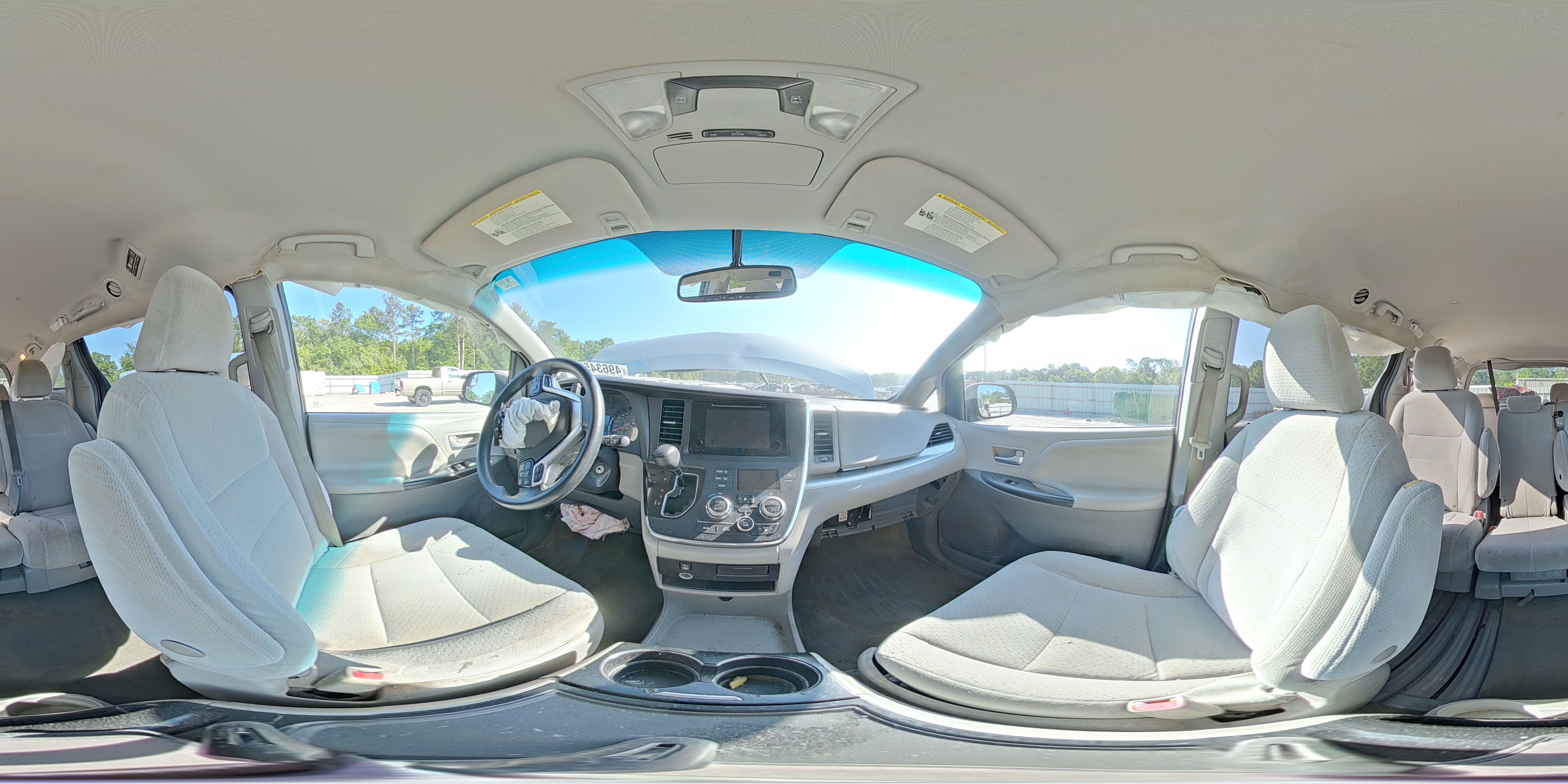 2015 Toyota Sienna Le Silver vin: 5TDKK3DC7FS527984