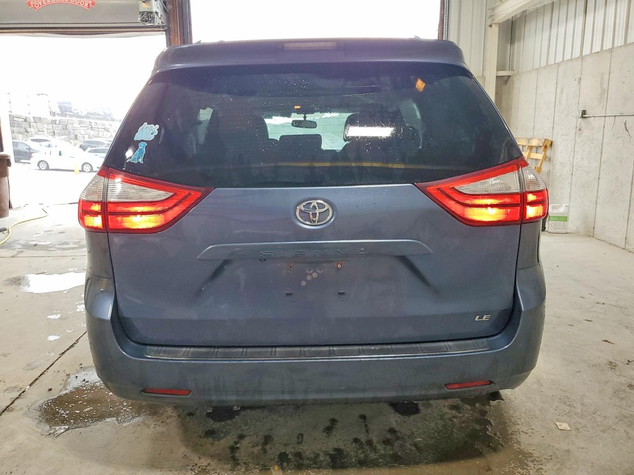 2015 Toyota Sienna Le Blue vin: 5TDKK3DC7FS528925