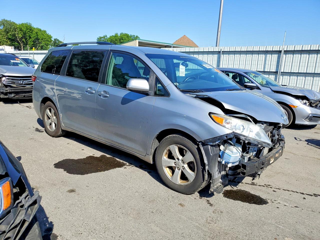 2015 Toyota Sienna Le Gray vin: 5TDKK3DC7FS540654