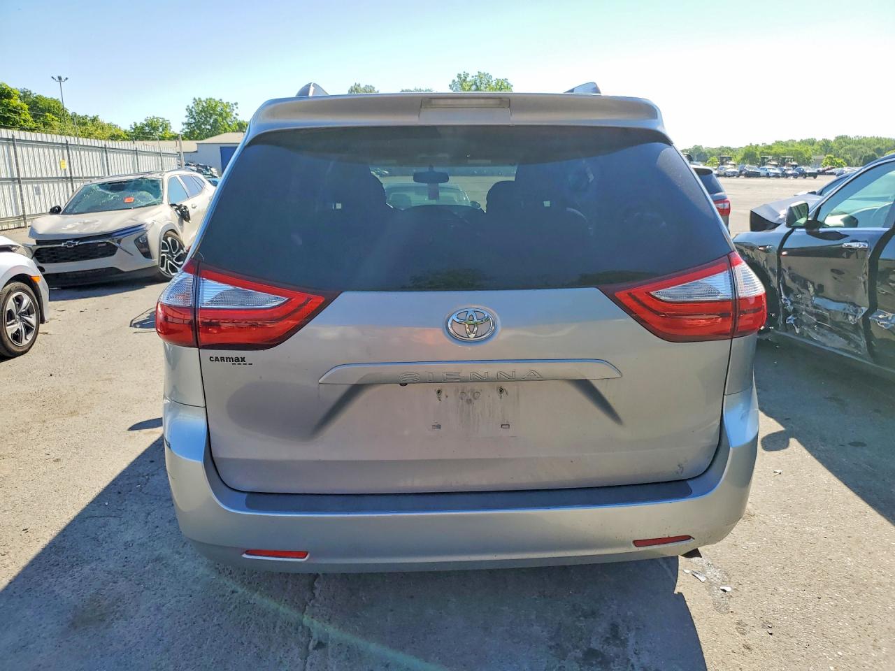 2015 Toyota Sienna Le Gray vin: 5TDKK3DC7FS540654