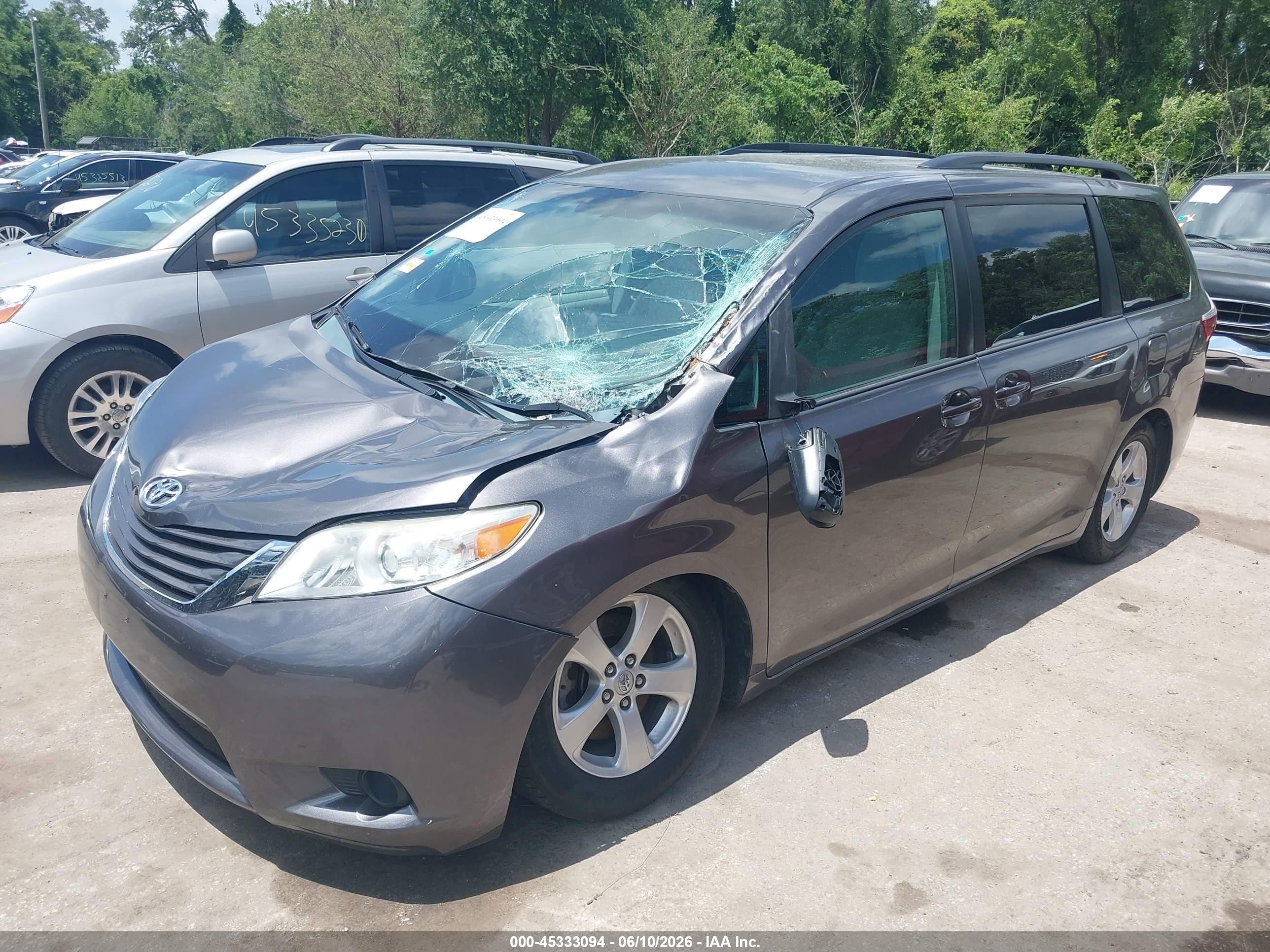 2015 Toyota Sienna Le 8 Passenger Gray vin: 5TDKK3DC7FS564355