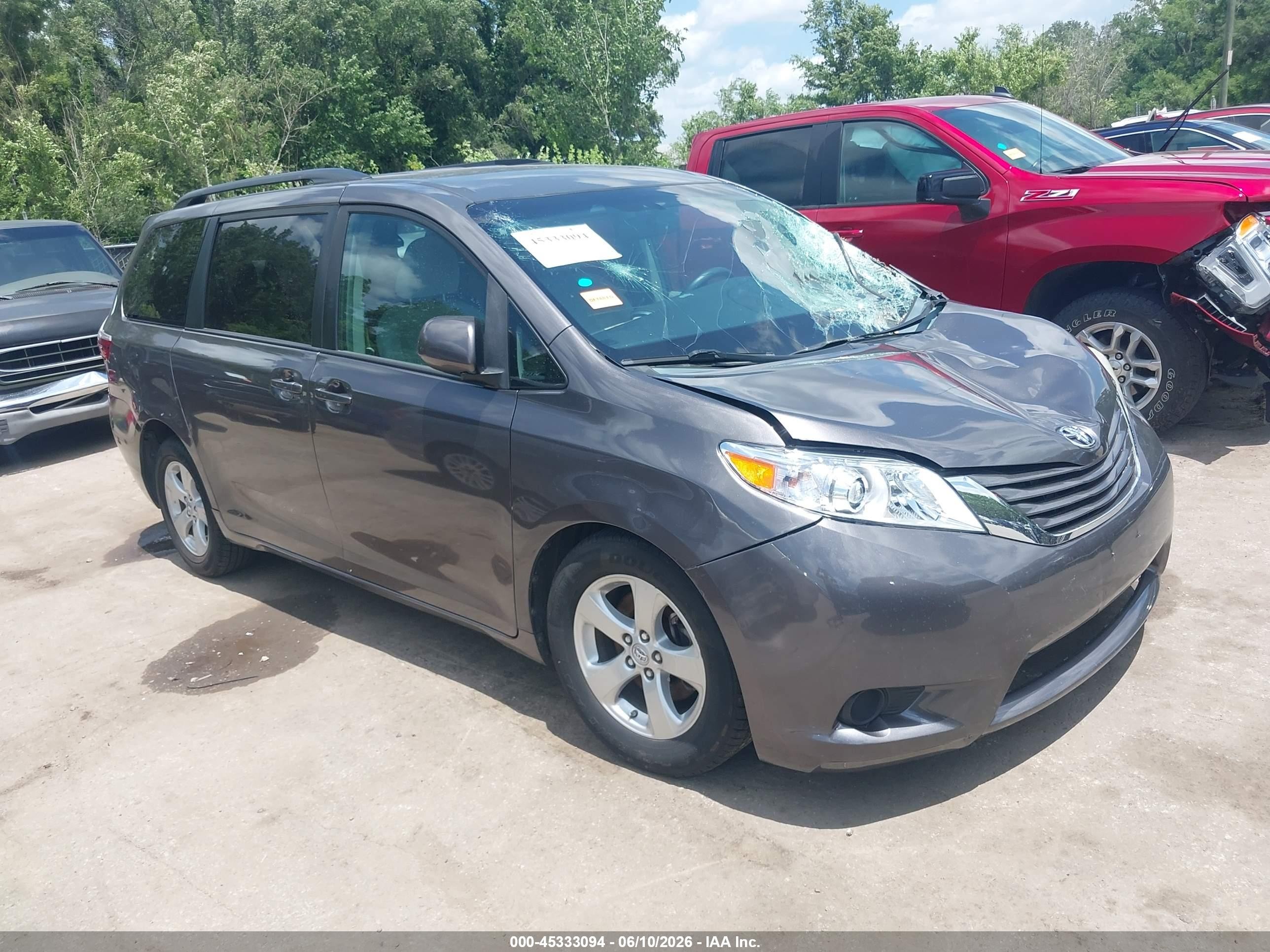 2015 Toyota Sienna Le 8 Passenger Gray vin: 5TDKK3DC7FS564355