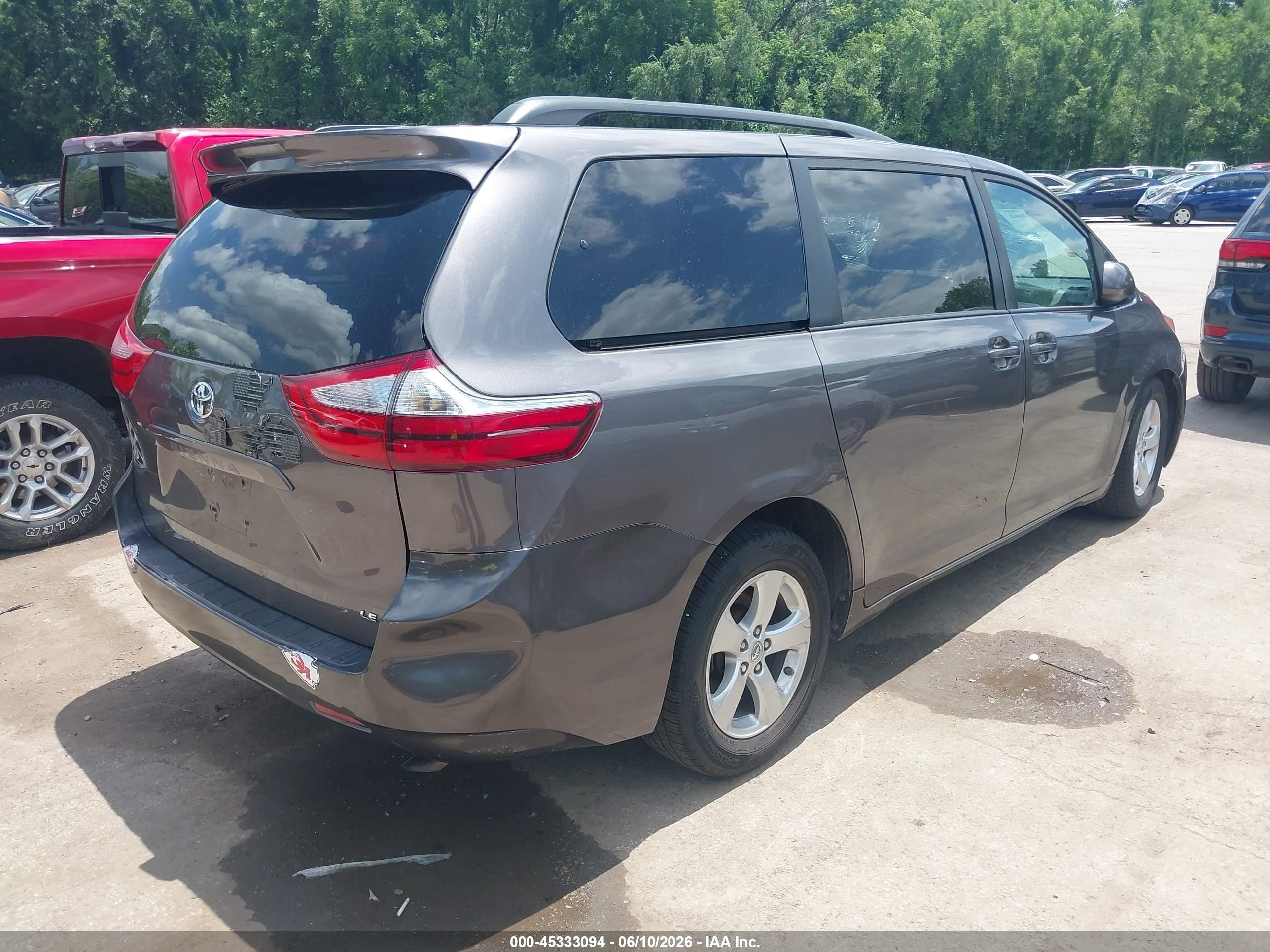 2015 Toyota Sienna Le 8 Passenger Gray vin: 5TDKK3DC7FS564355