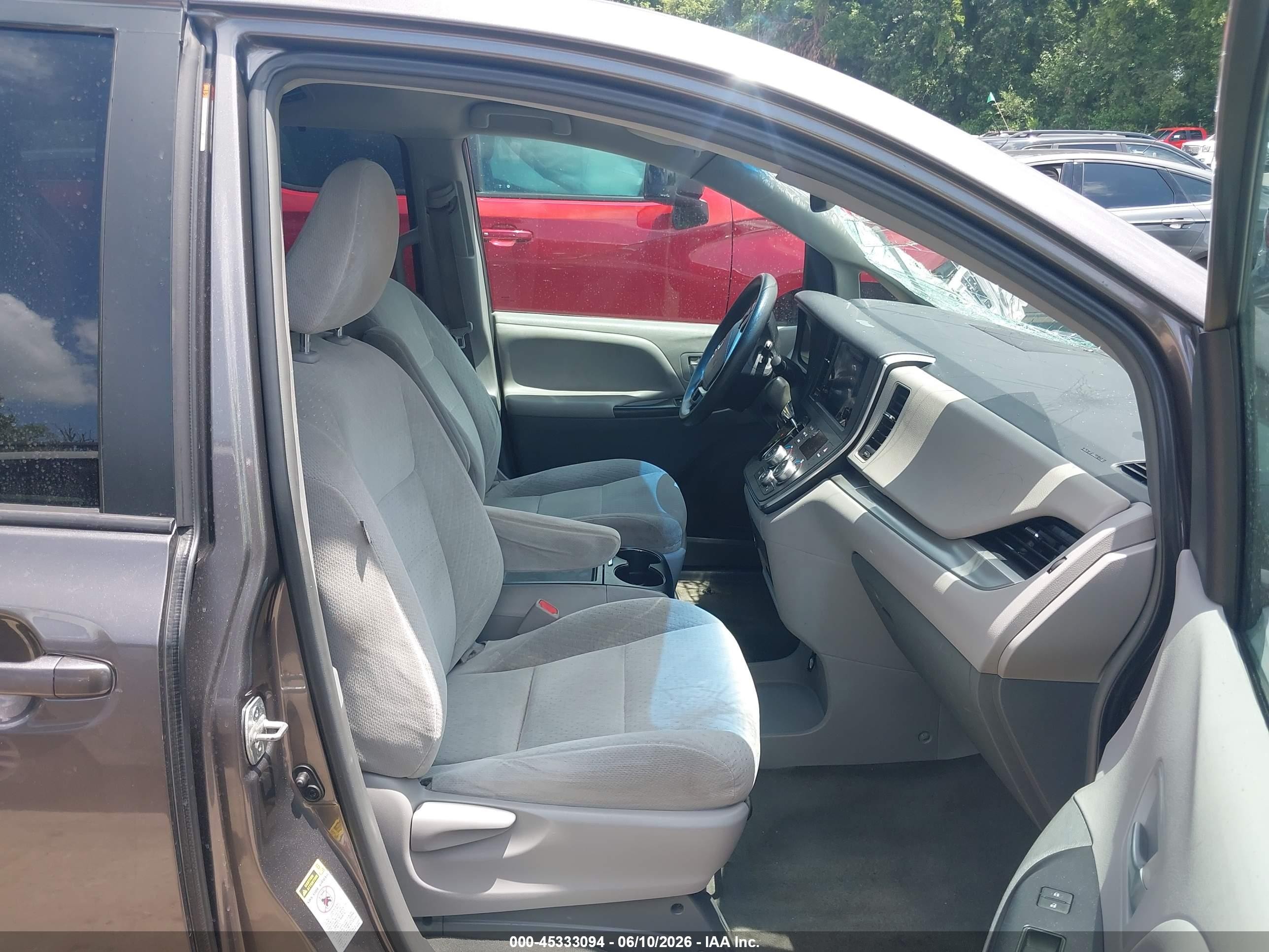 2015 Toyota Sienna Le 8 Passenger Gray vin: 5TDKK3DC7FS564355