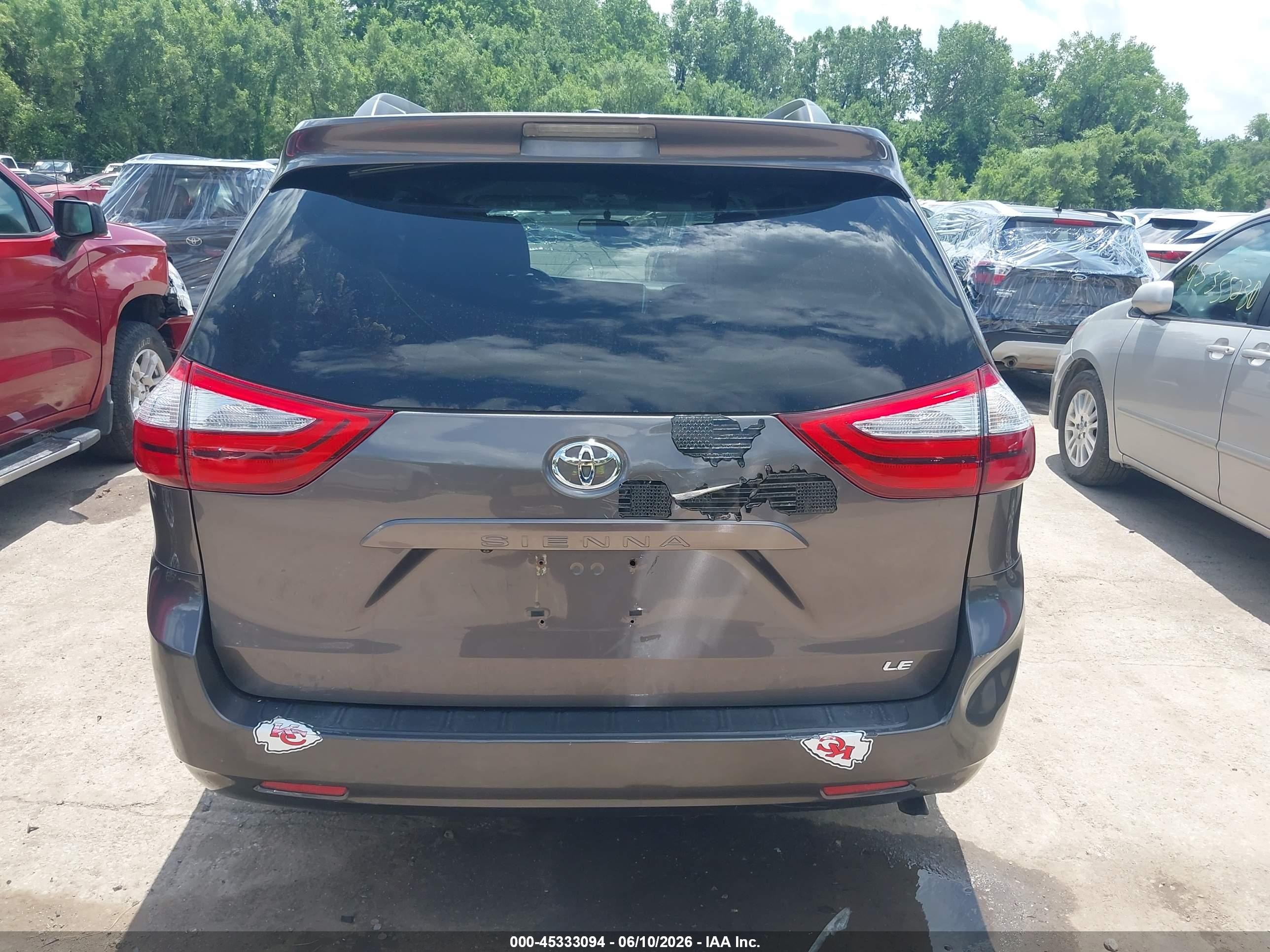 2015 Toyota Sienna Le 8 Passenger Gray vin: 5TDKK3DC7FS564355