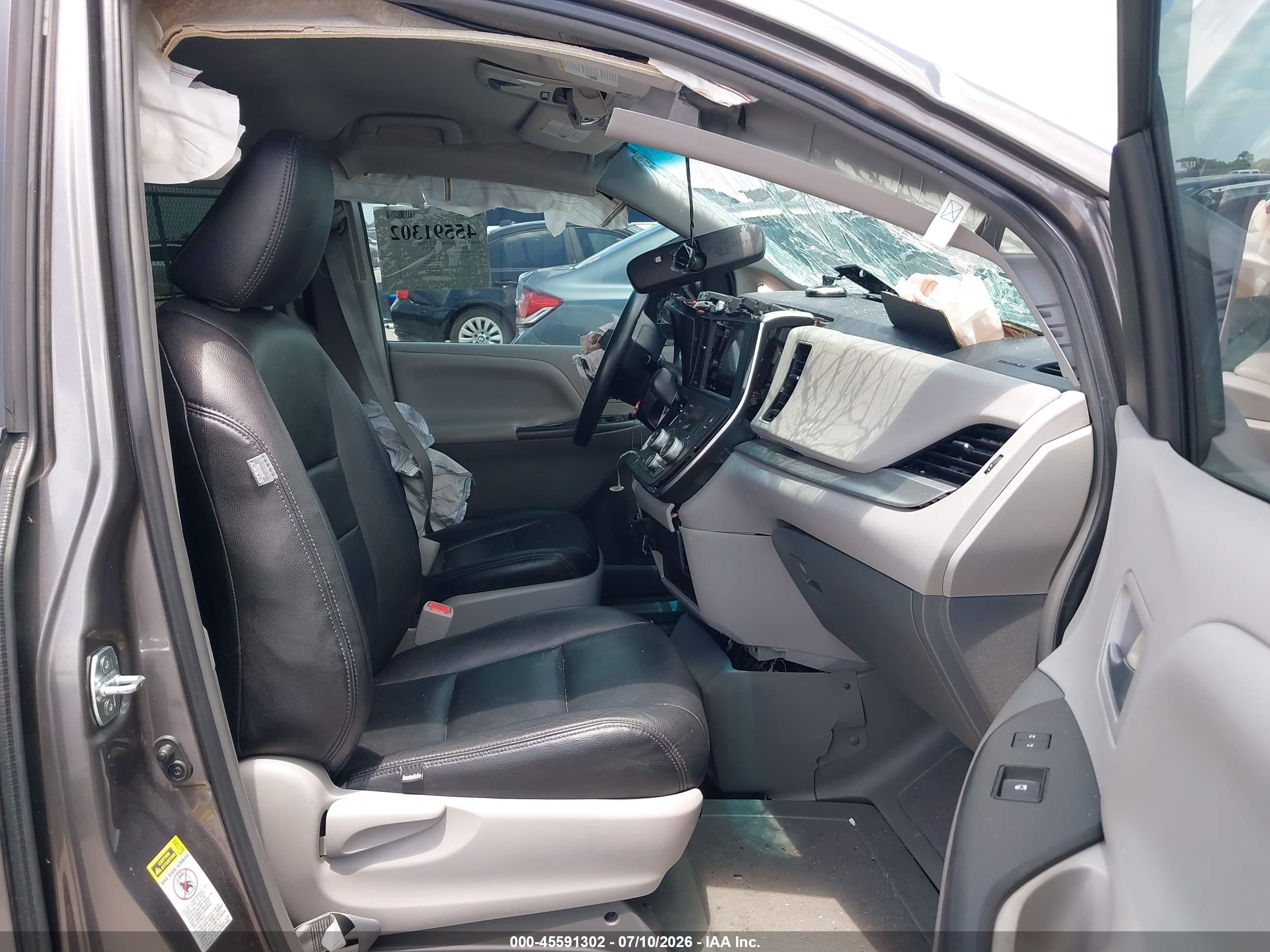 2015 Toyota Sienna Le 7 Passenger Gray vin: 5TDKK3DC7FS568910