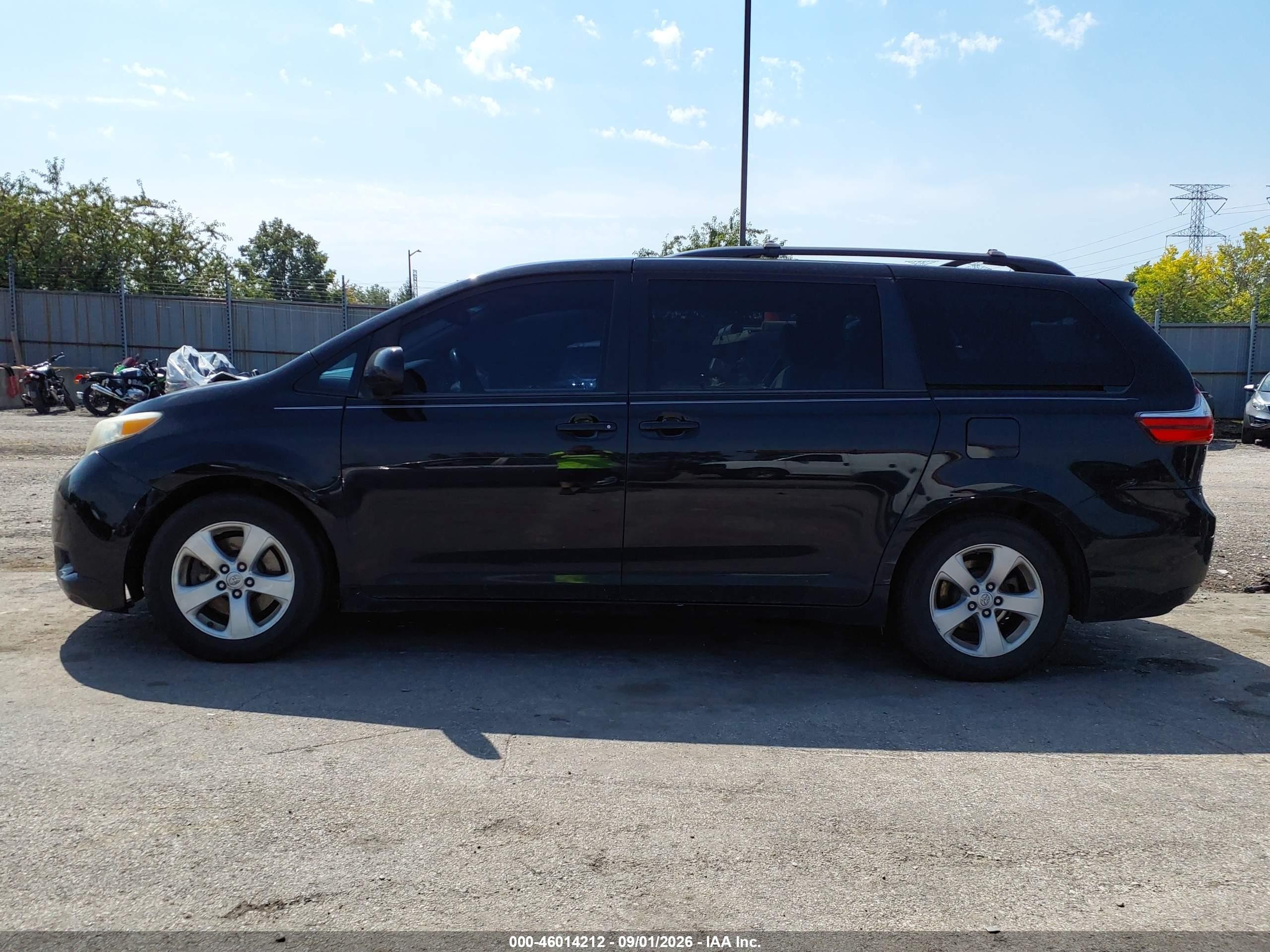 2015 Toyota Sienna Le 8 Passenger Black vin: 5TDKK3DC7FS570415