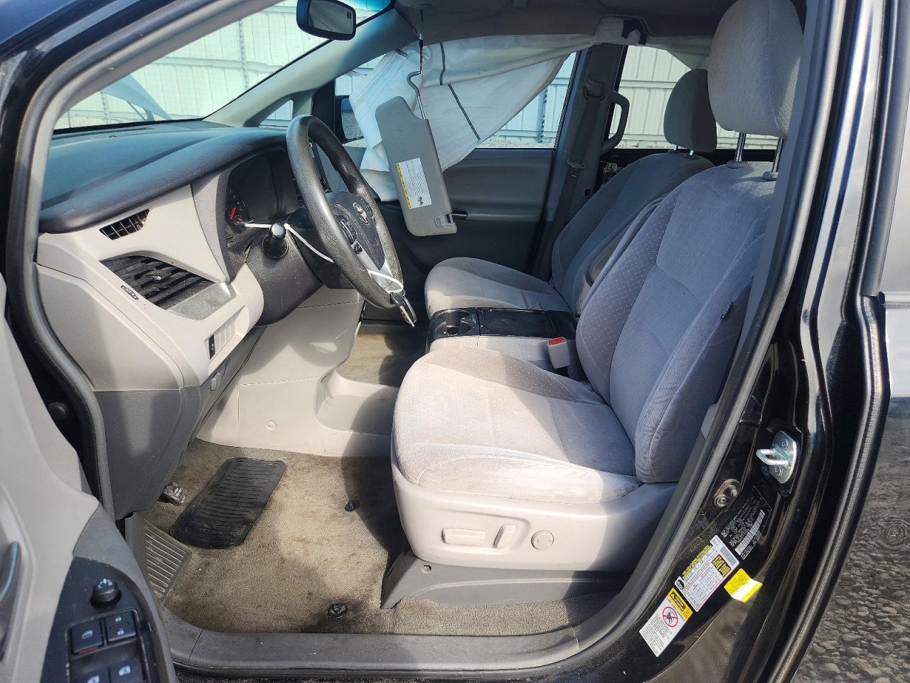 2015 Toyota Sienna Le Black vin: 5TDKK3DC7FS583908