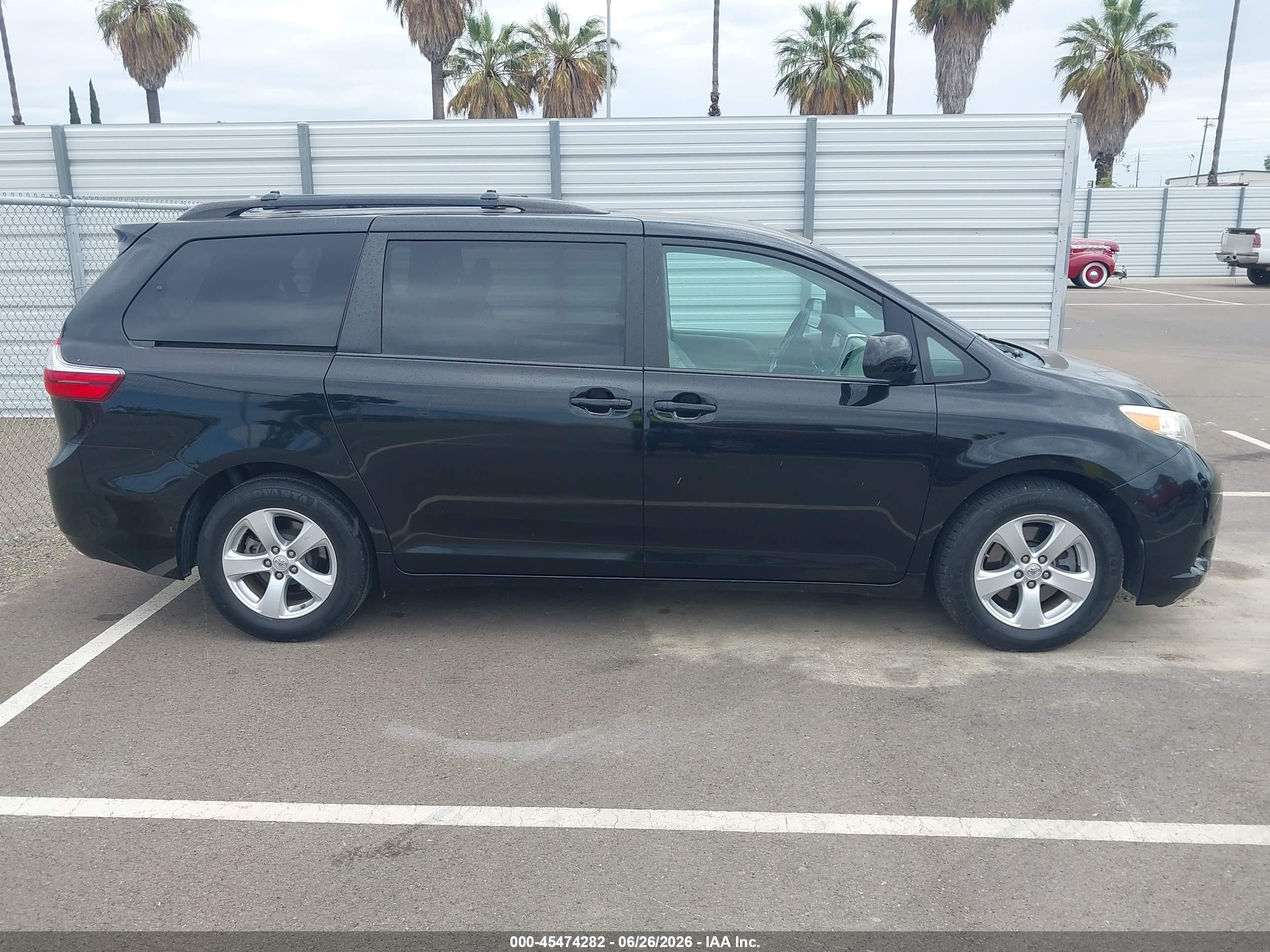 2015 Toyota Sienna Le 8 Passenger Black vin: 5TDKK3DC7FS586677