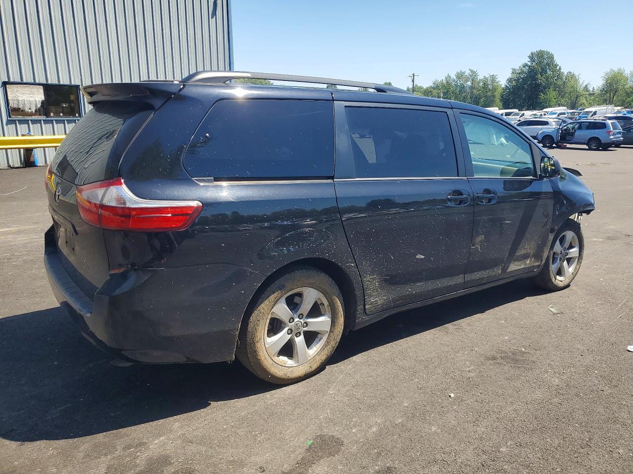 2015 Toyota Sienna Le Черный vin: 5TDKK3DC7FS611657