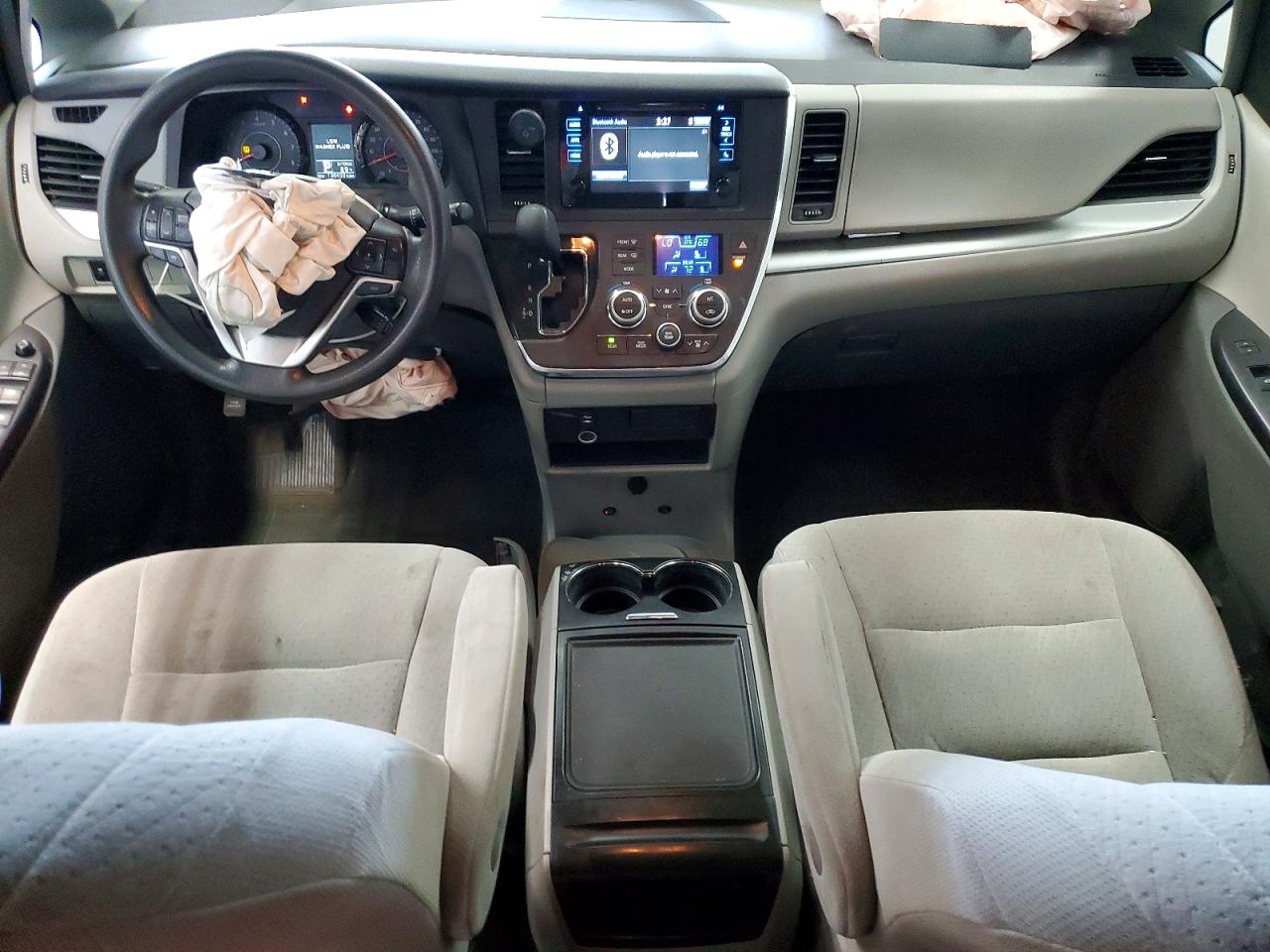 2015 Toyota Sienna Le Gray vin: 5TDKK3DC7FS626479