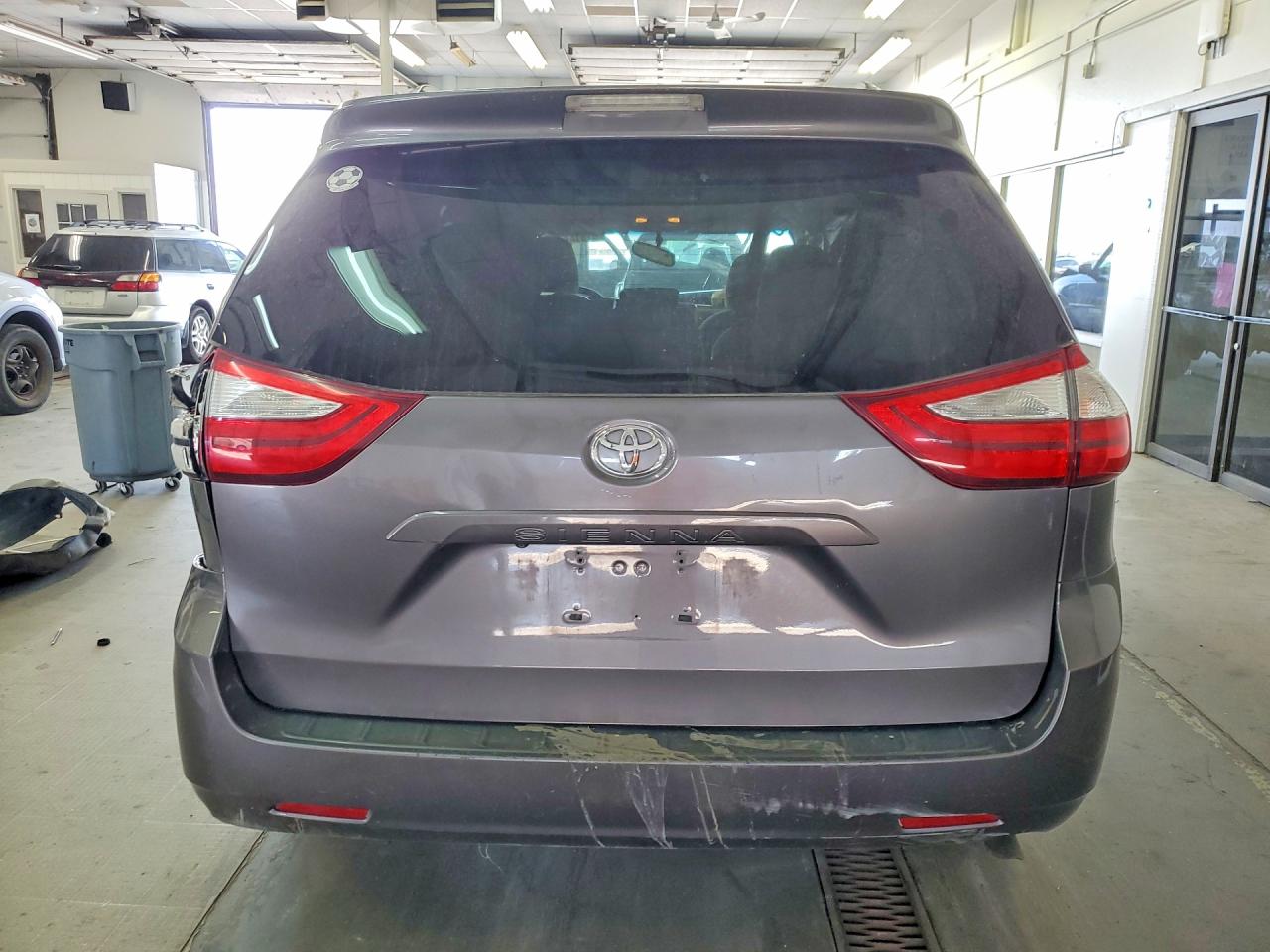 2015 Toyota Sienna Le Gray vin: 5TDKK3DC7FS626479