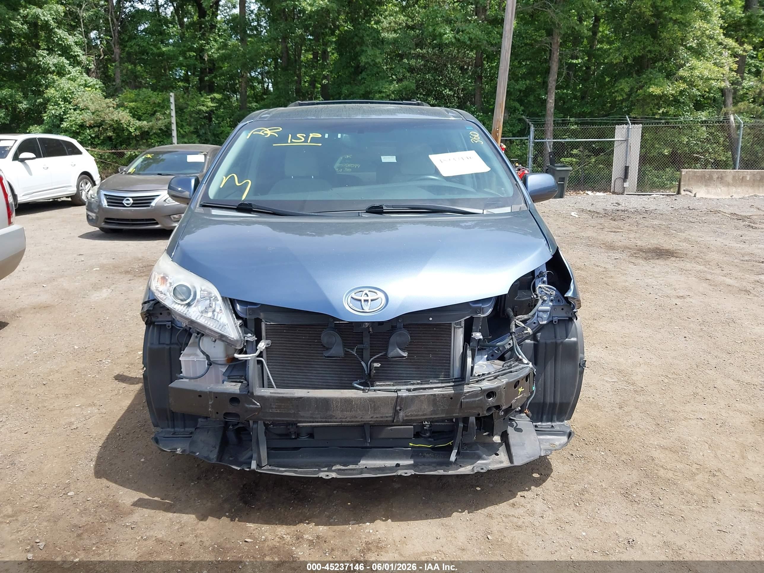 2015 Toyota Sienna Le 8 Passenger Синий vin: 5TDKK3DC7FS626515