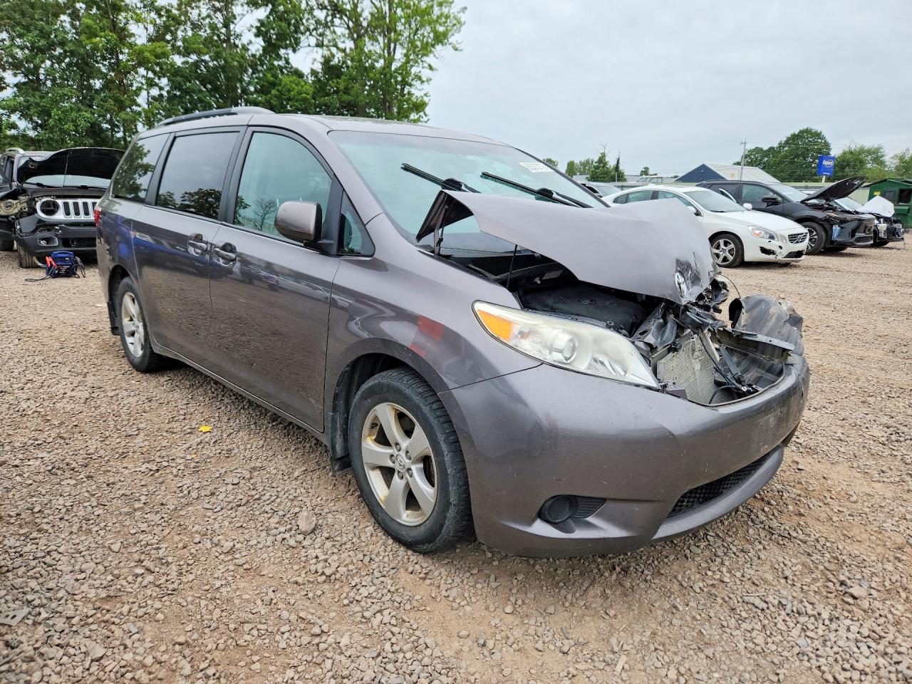 2015 Toyota Sienna Le Серый vin: 5TDKK3DC7FS629754