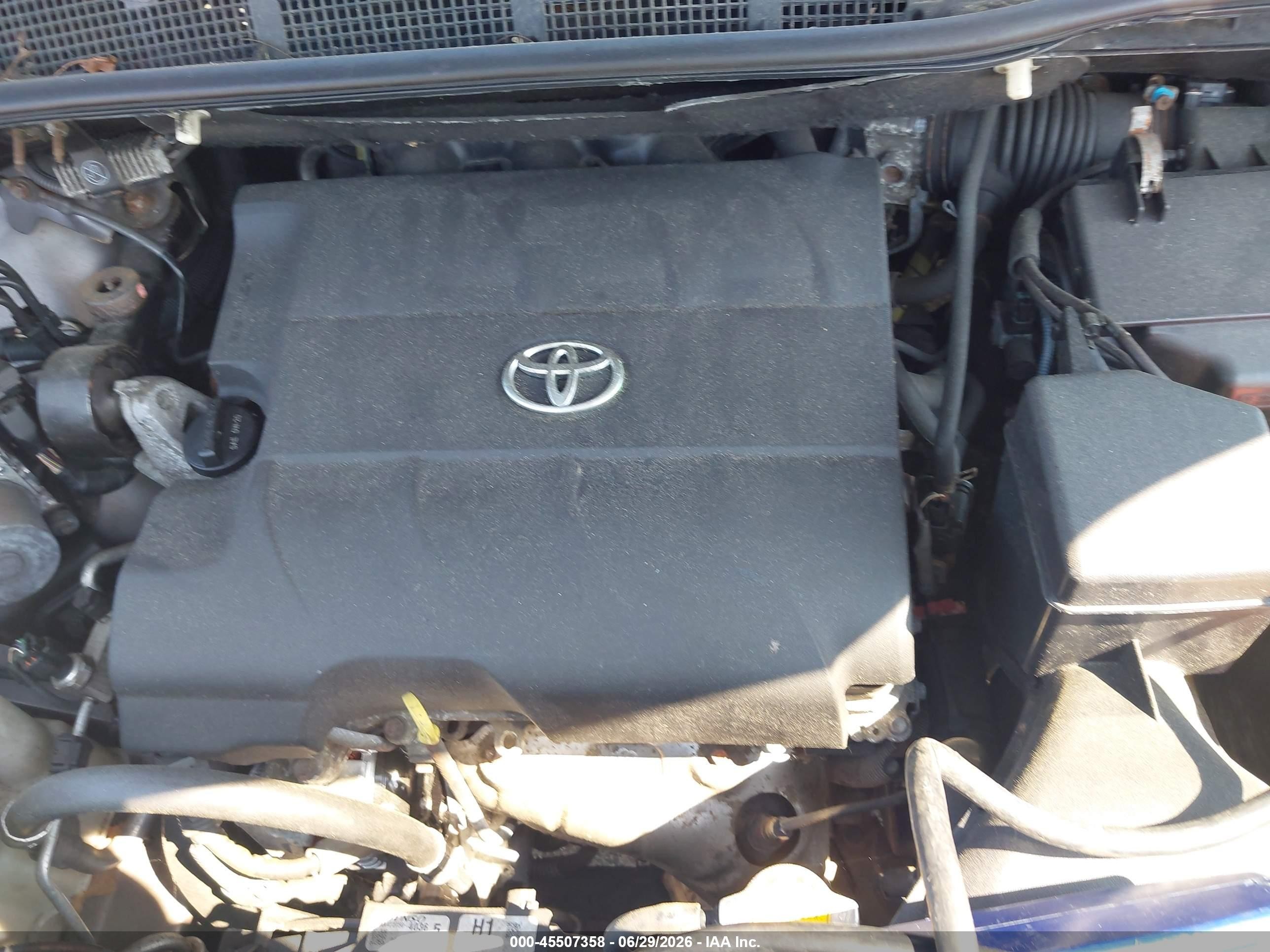 2015 Toyota Sienna Le 8 Passenger Серый vin: 5TDKK3DC7FS630614
