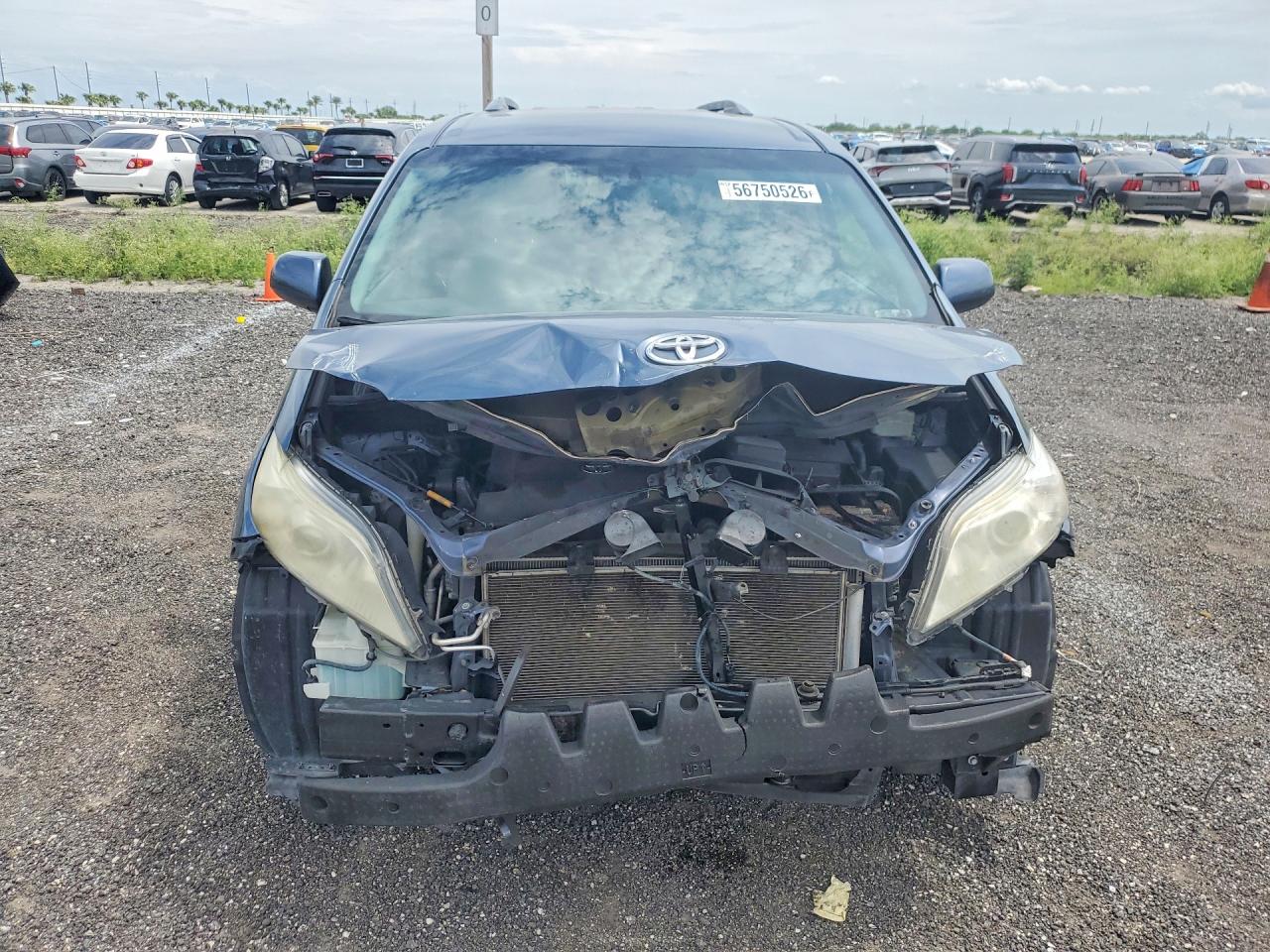 2015 Toyota Sienna Le Blue vin: 5TDKK3DC7FS656890