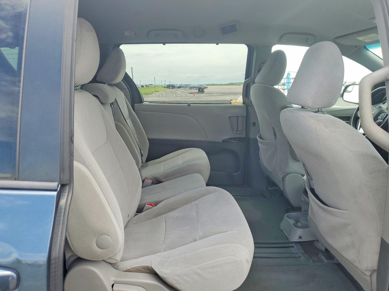 2015 Toyota Sienna Le Blue vin: 5TDKK3DC7FS656890