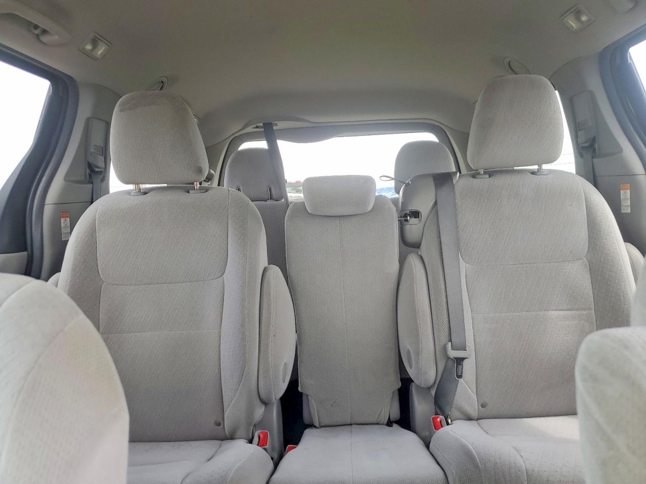 2015 Toyota Sienna Le Blue vin: 5TDKK3DC7FS656890