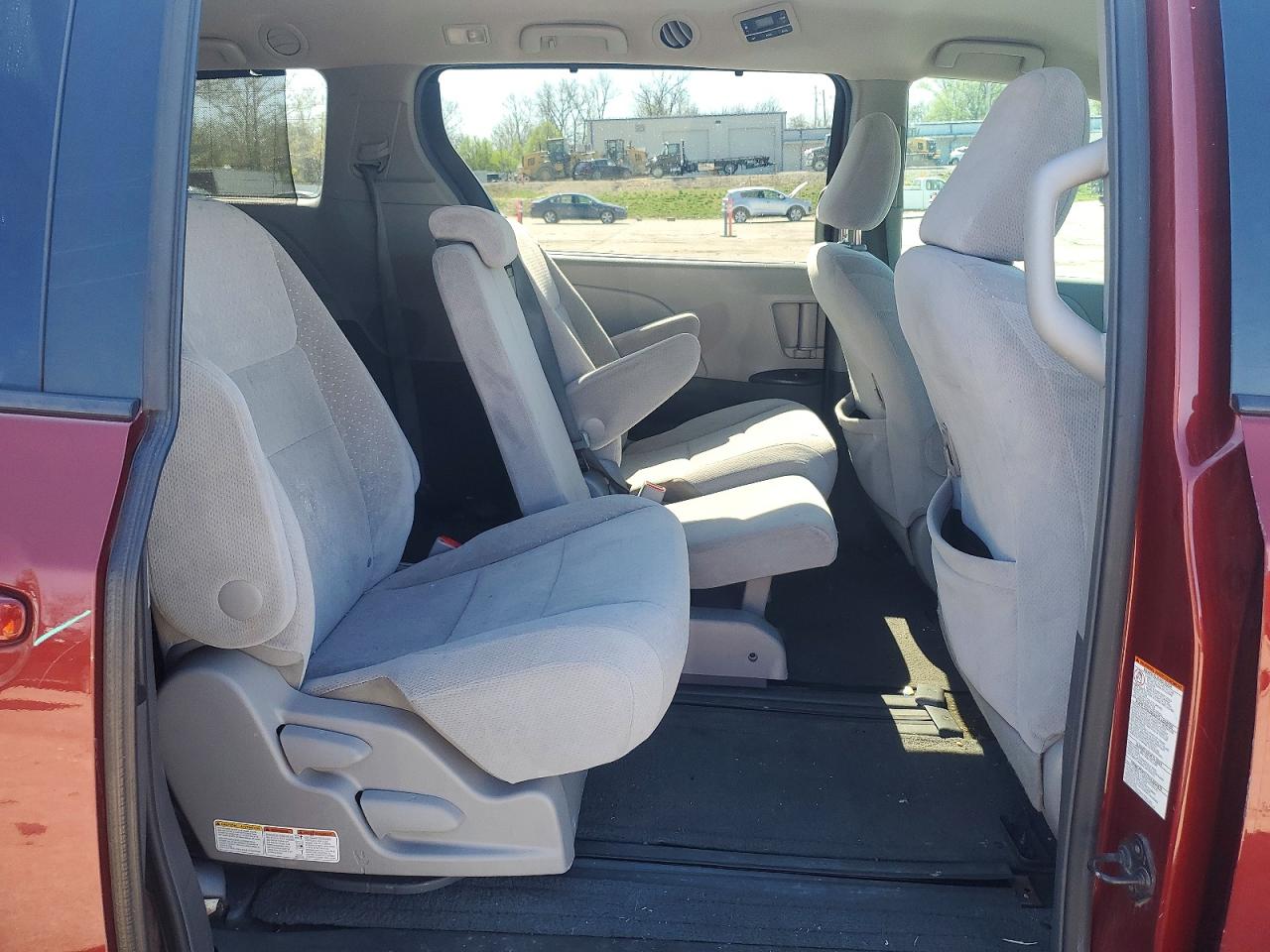2015 Toyota Sienna Le 8-passenger Burgundy vin: 5TDKK3DC7FS670496
