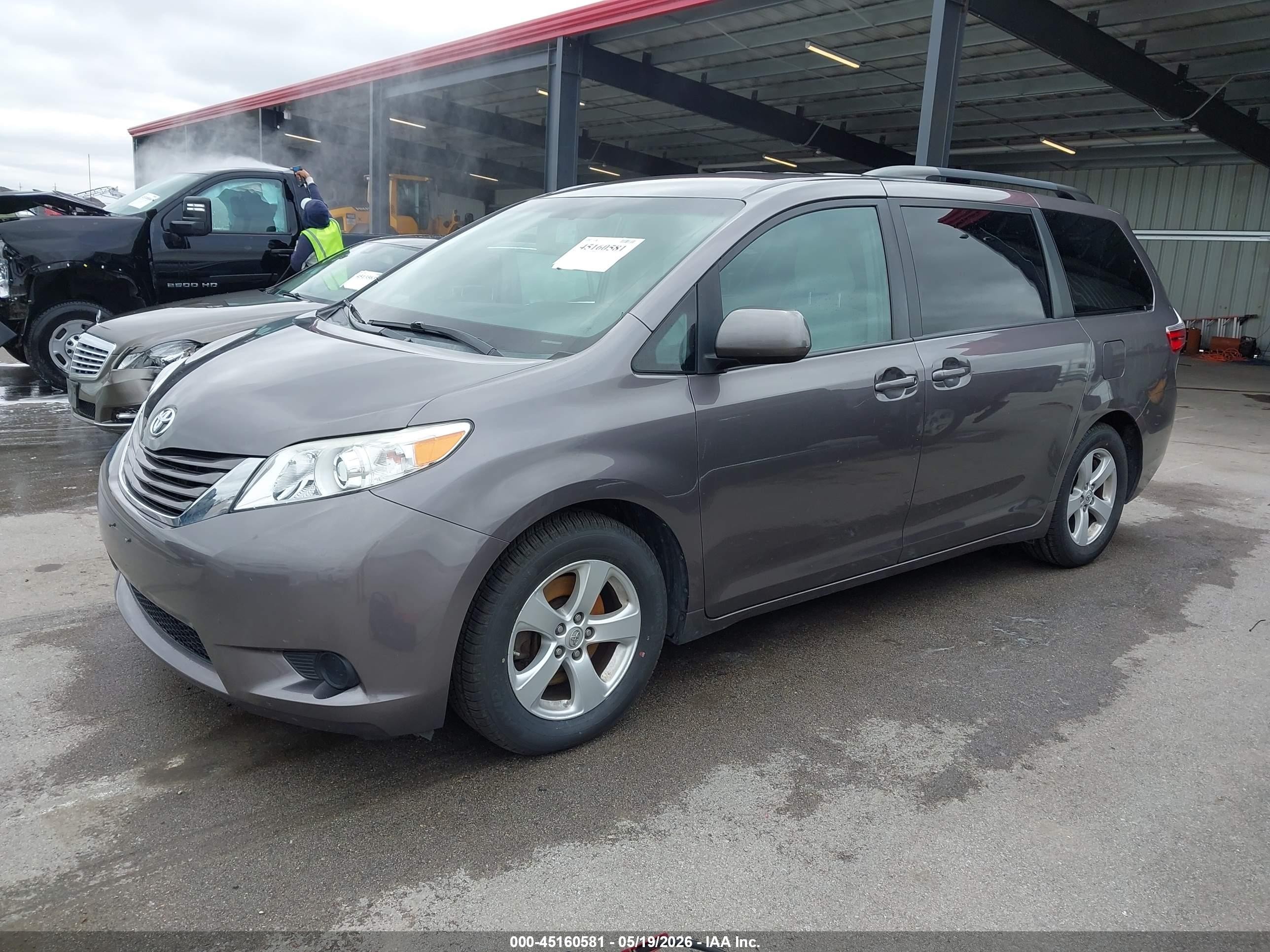 2015 Toyota Sienna Le 8 Passenger Серый vin: 5TDKK3DC7FS682261