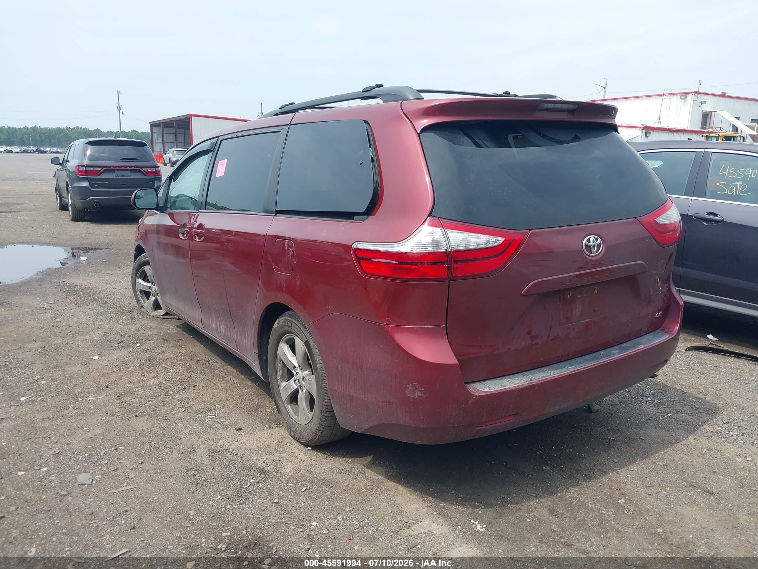 2015 Toyota Sienna Le 8 Passenger Burgundy vin: 5TDKK3DC7FS689615