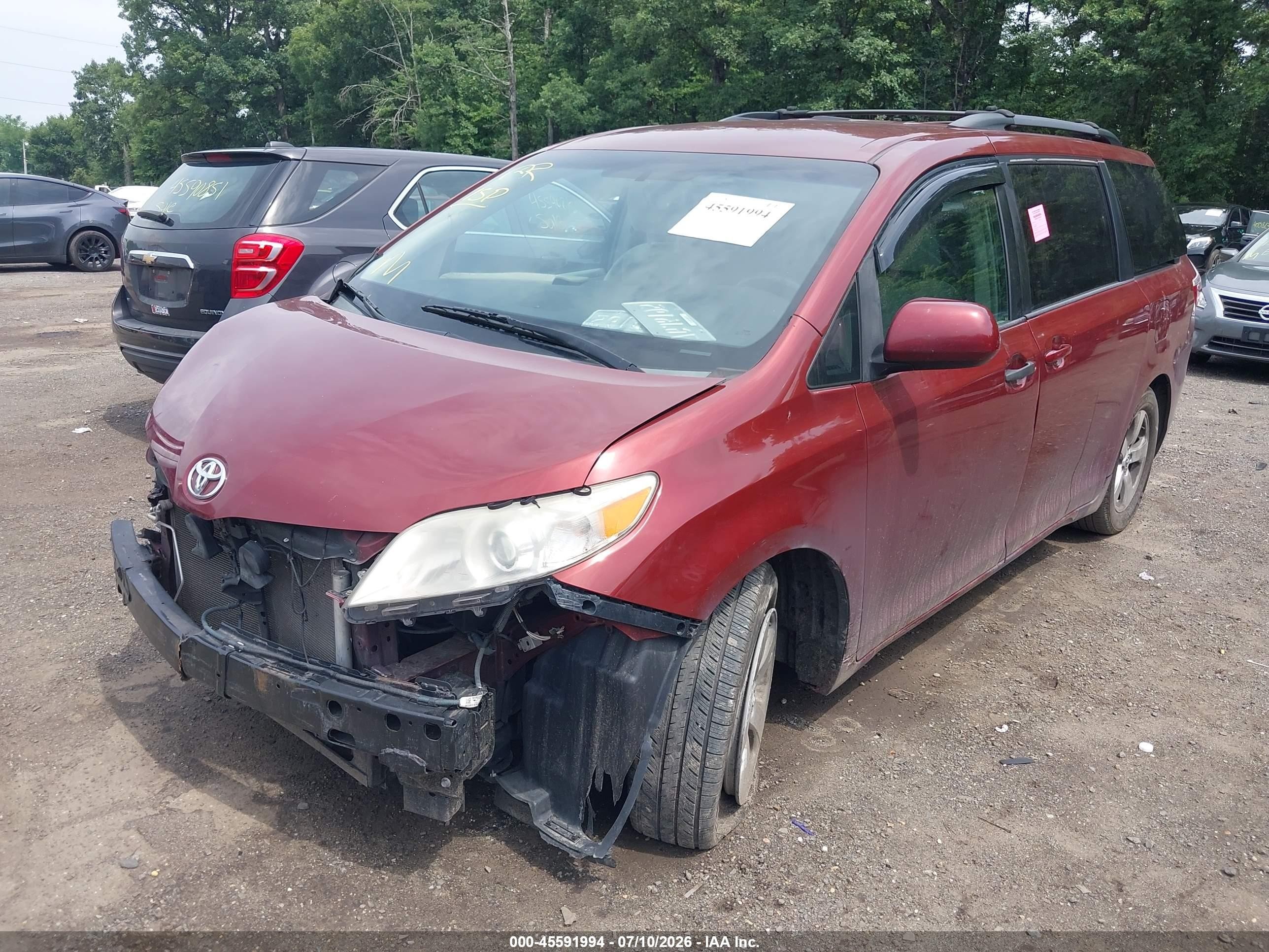 2015 Toyota Sienna Le 8 Passenger Burgundy vin: 5TDKK3DC7FS689615