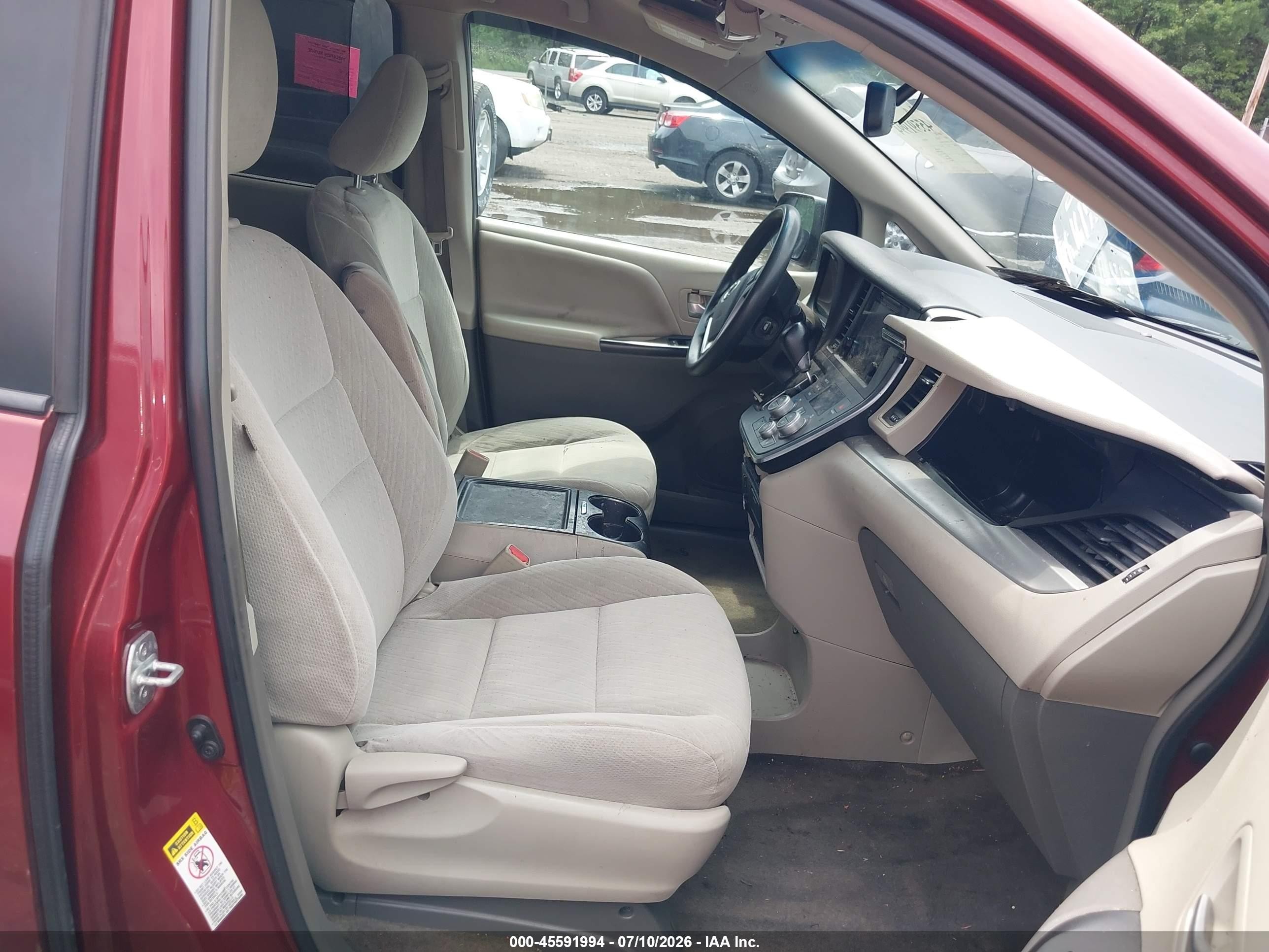 2015 Toyota Sienna Le 8 Passenger Burgundy vin: 5TDKK3DC7FS689615
