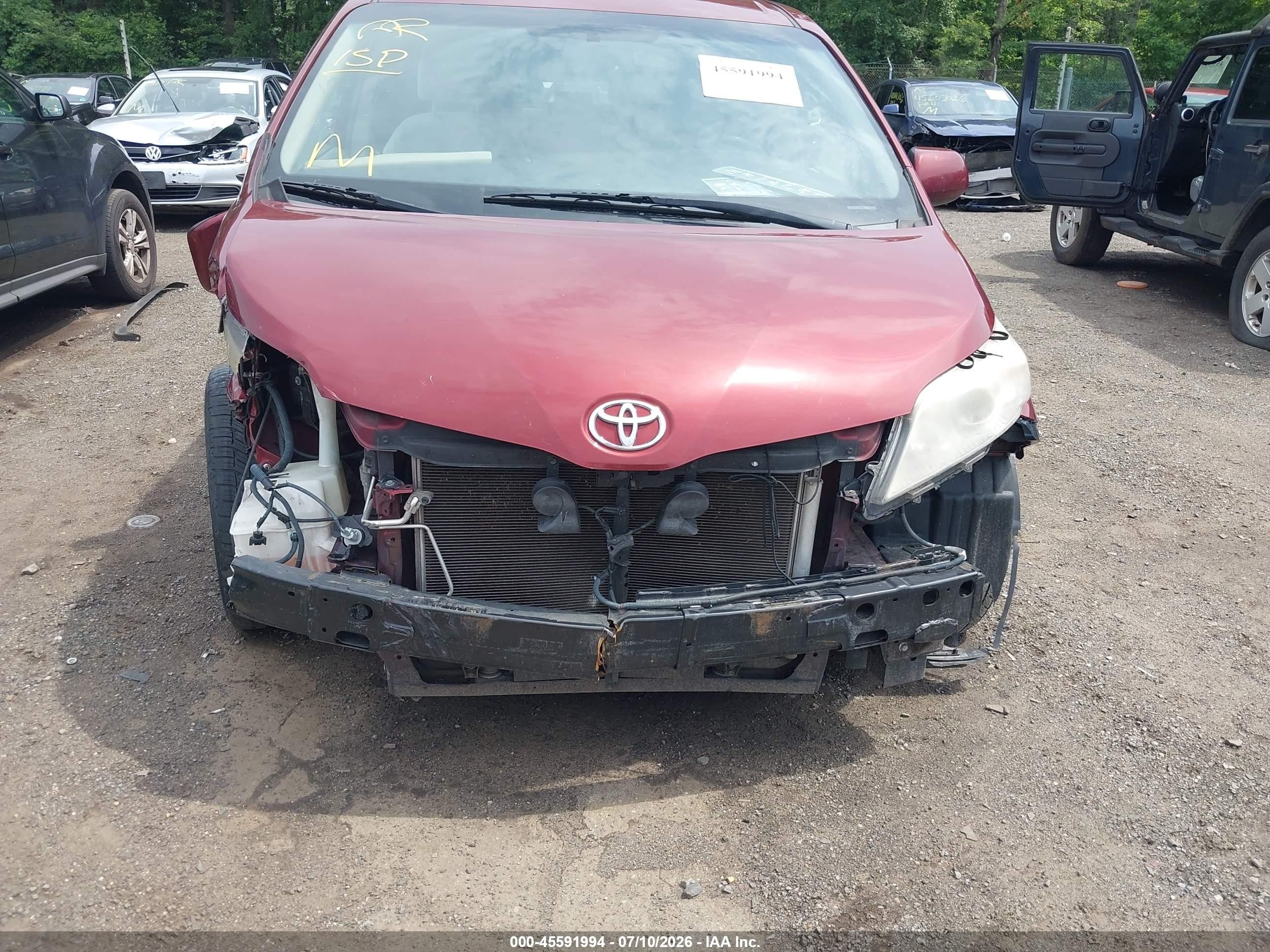 2015 Toyota Sienna Le 8 Passenger Burgundy vin: 5TDKK3DC7FS689615