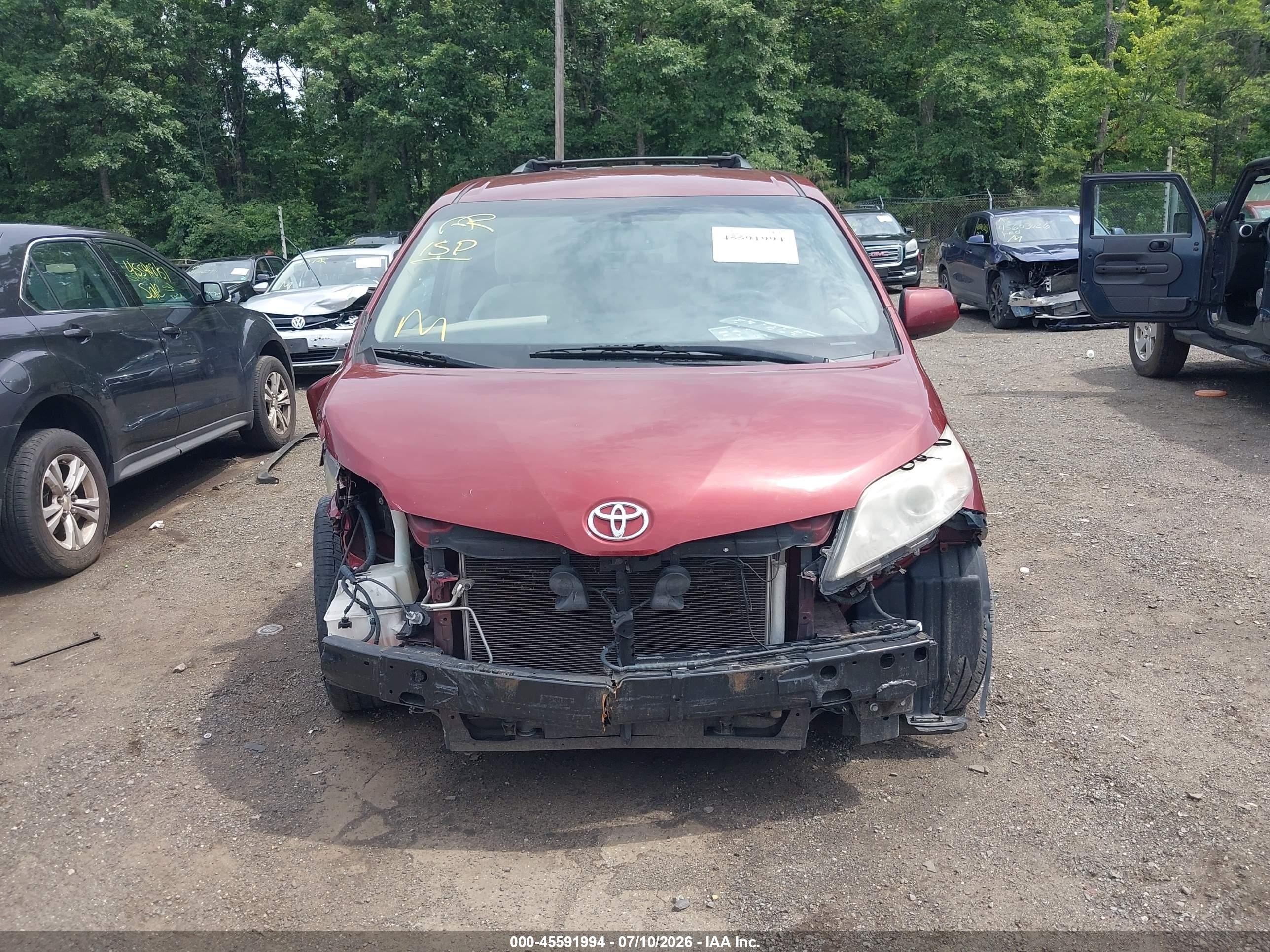 2015 Toyota Sienna Le 8 Passenger Burgundy vin: 5TDKK3DC7FS689615