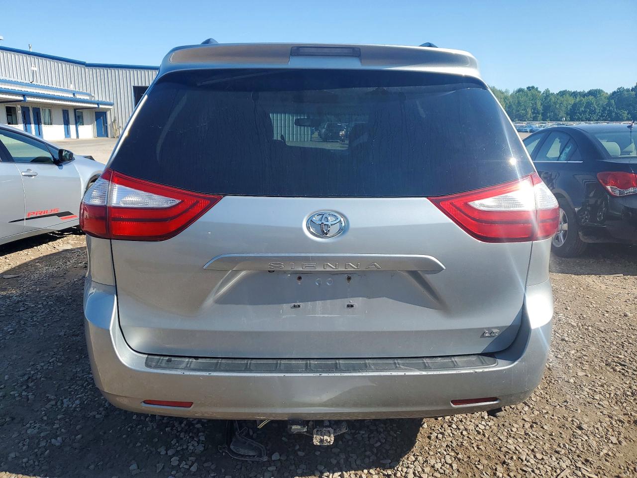 2015 Toyota Sienna Le Silver vin: 5TDKK3DC7FS689730