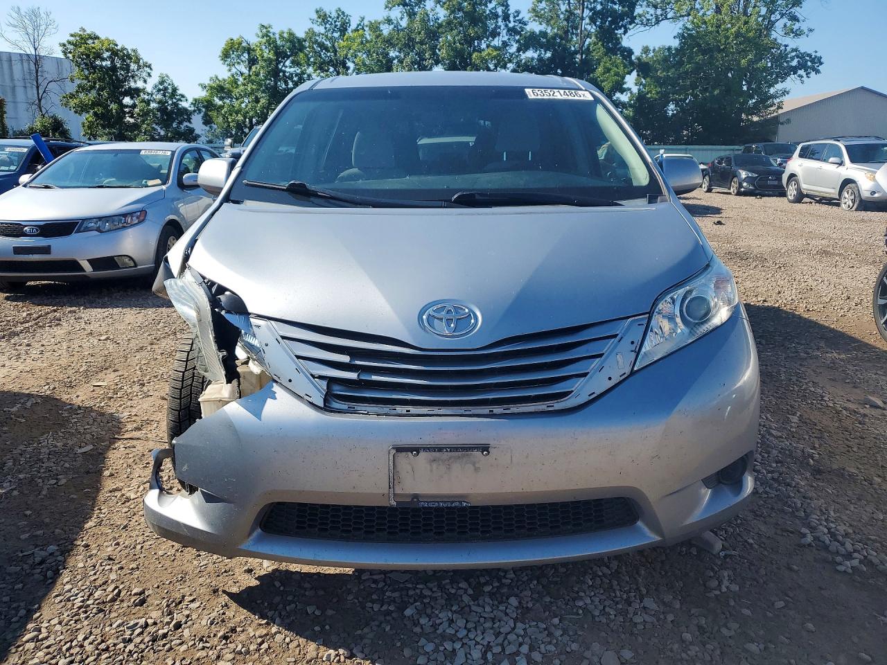 2015 Toyota Sienna Le Silver vin: 5TDKK3DC7FS689730
