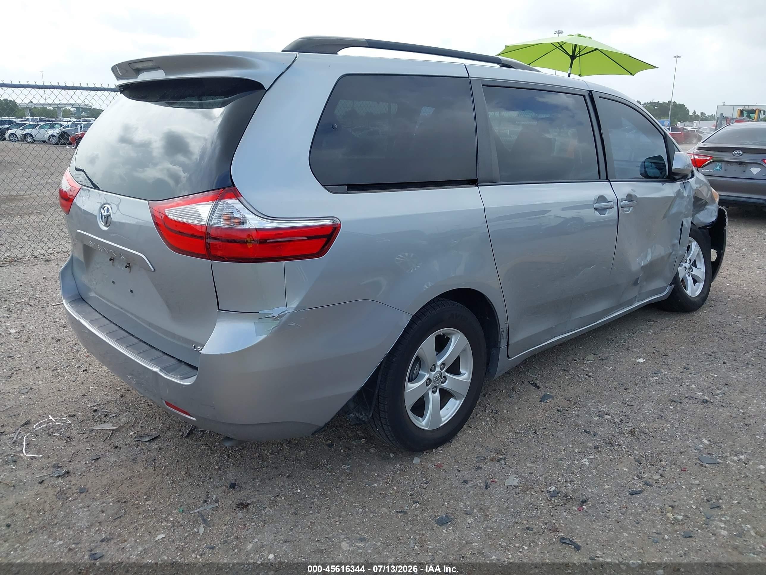 2016 Toyota Sienna Le 8 Passenger Gray vin: 5TDKK3DC7GS708553
