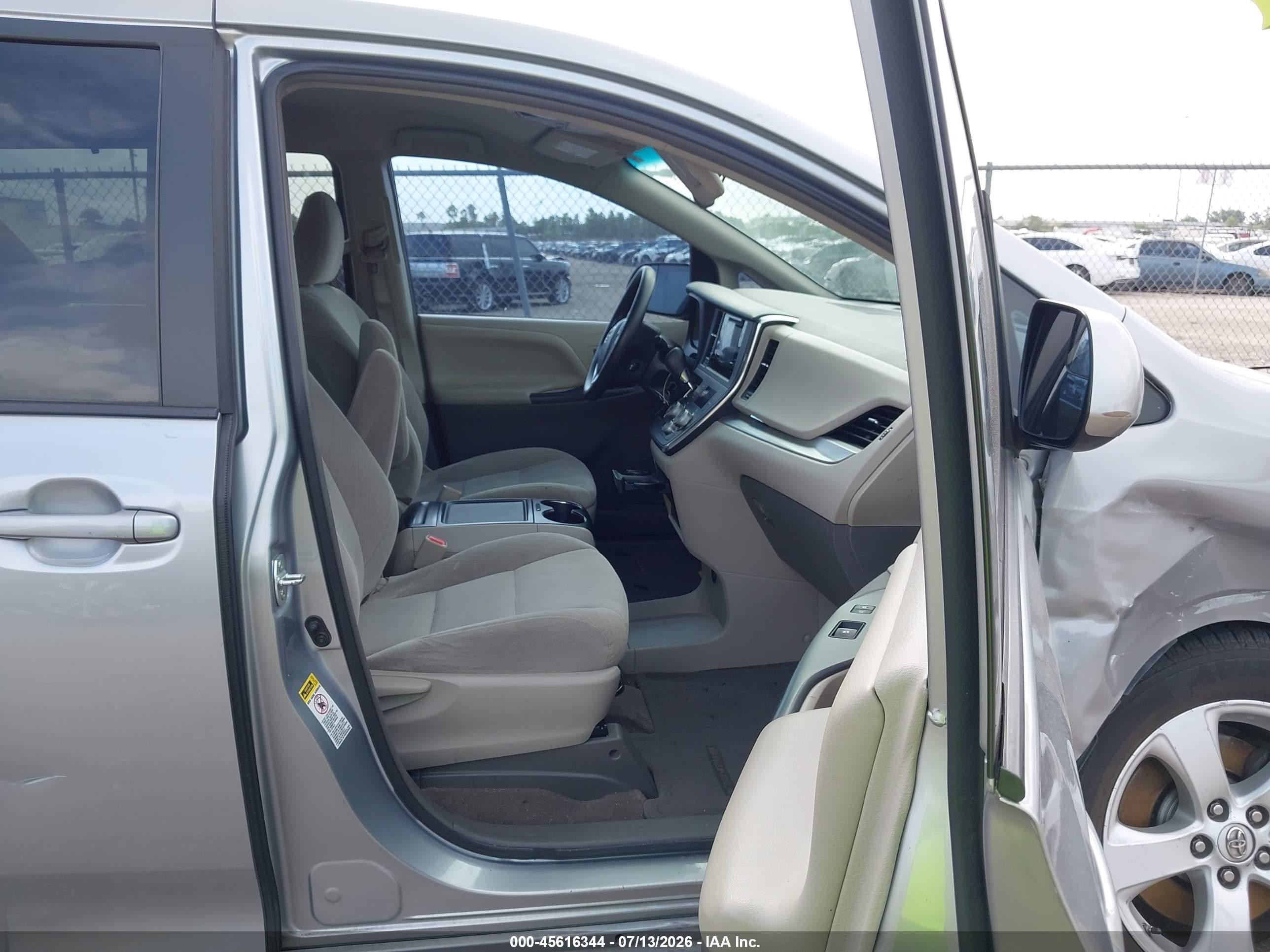 2016 Toyota Sienna Le 8 Passenger Gray vin: 5TDKK3DC7GS708553