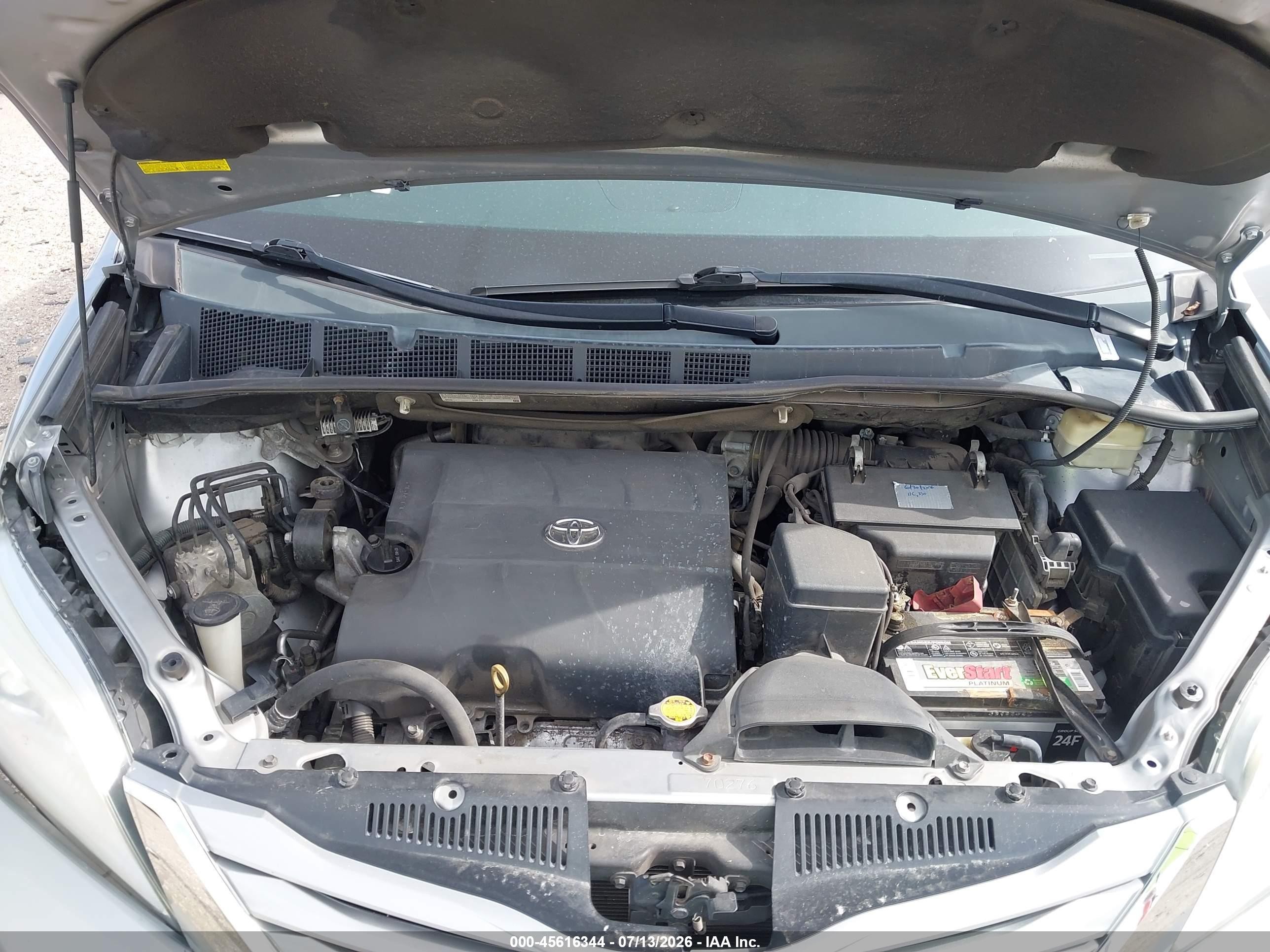 2016 Toyota Sienna Le 8 Passenger Gray vin: 5TDKK3DC7GS708553