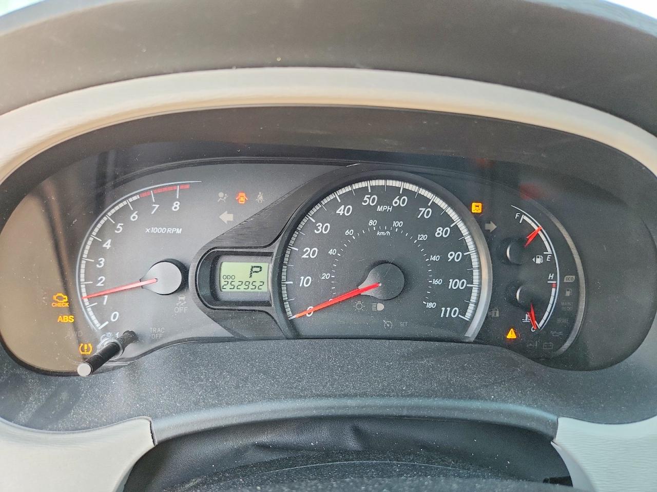 2011 Toyota Sienna Le Серебряный vin: 5TDKK3DC8BS002247