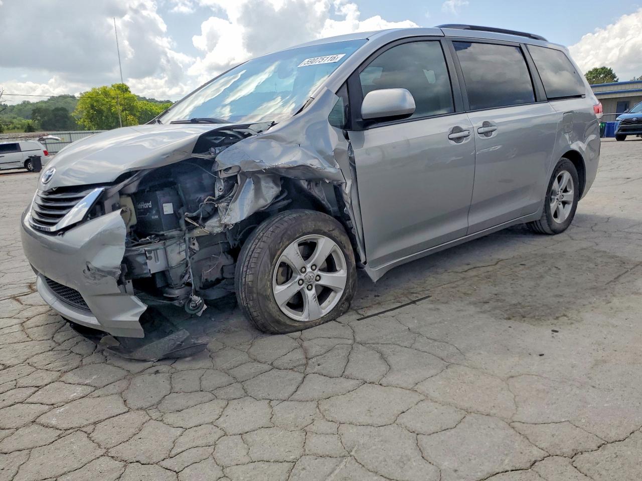 2011 Toyota Sienna Le Silver vin: 5TDKK3DC8BS002247