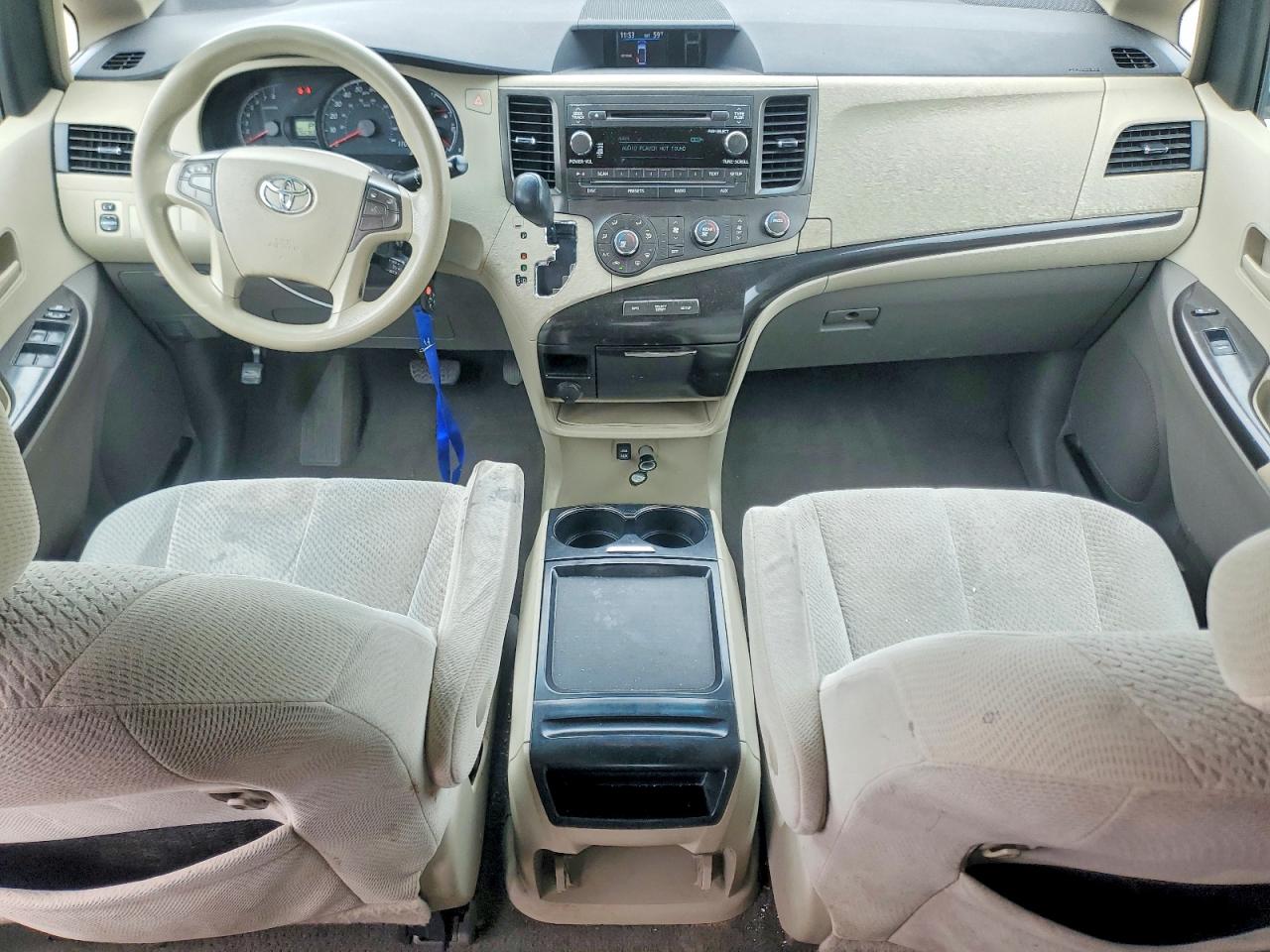 2011 Toyota Sienna Le Золотой vin: 5TDKK3DC8BS011160