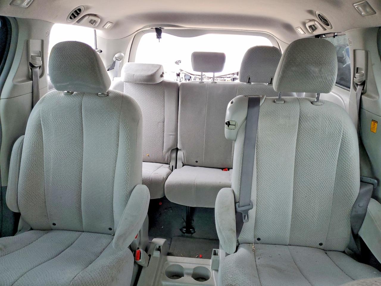 2011 Toyota Sienna Le Black vin: 5TDKK3DC8BS022093