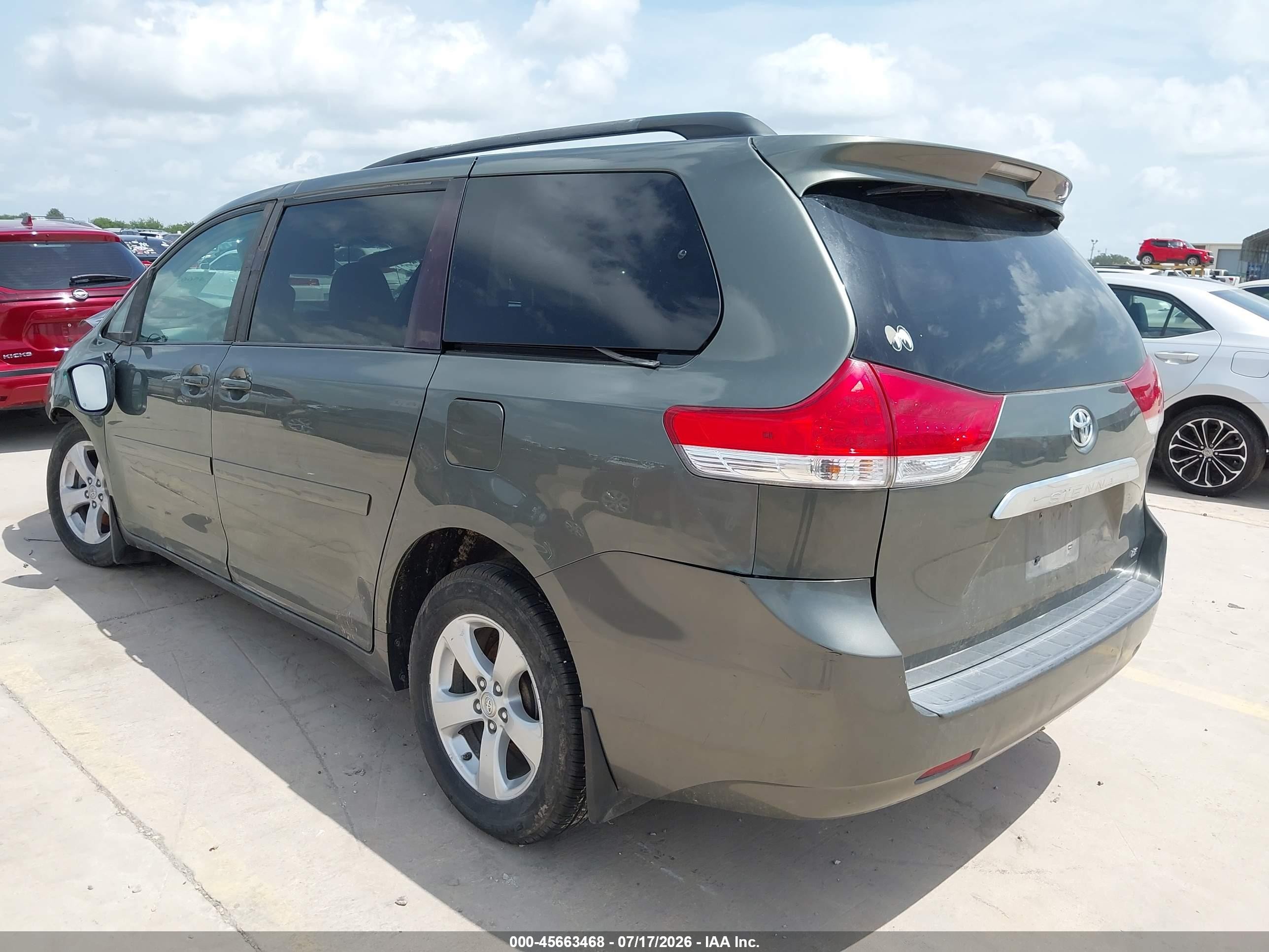 2011 Toyota Sienna Le V6 Green vin: 5TDKK3DC8BS031280